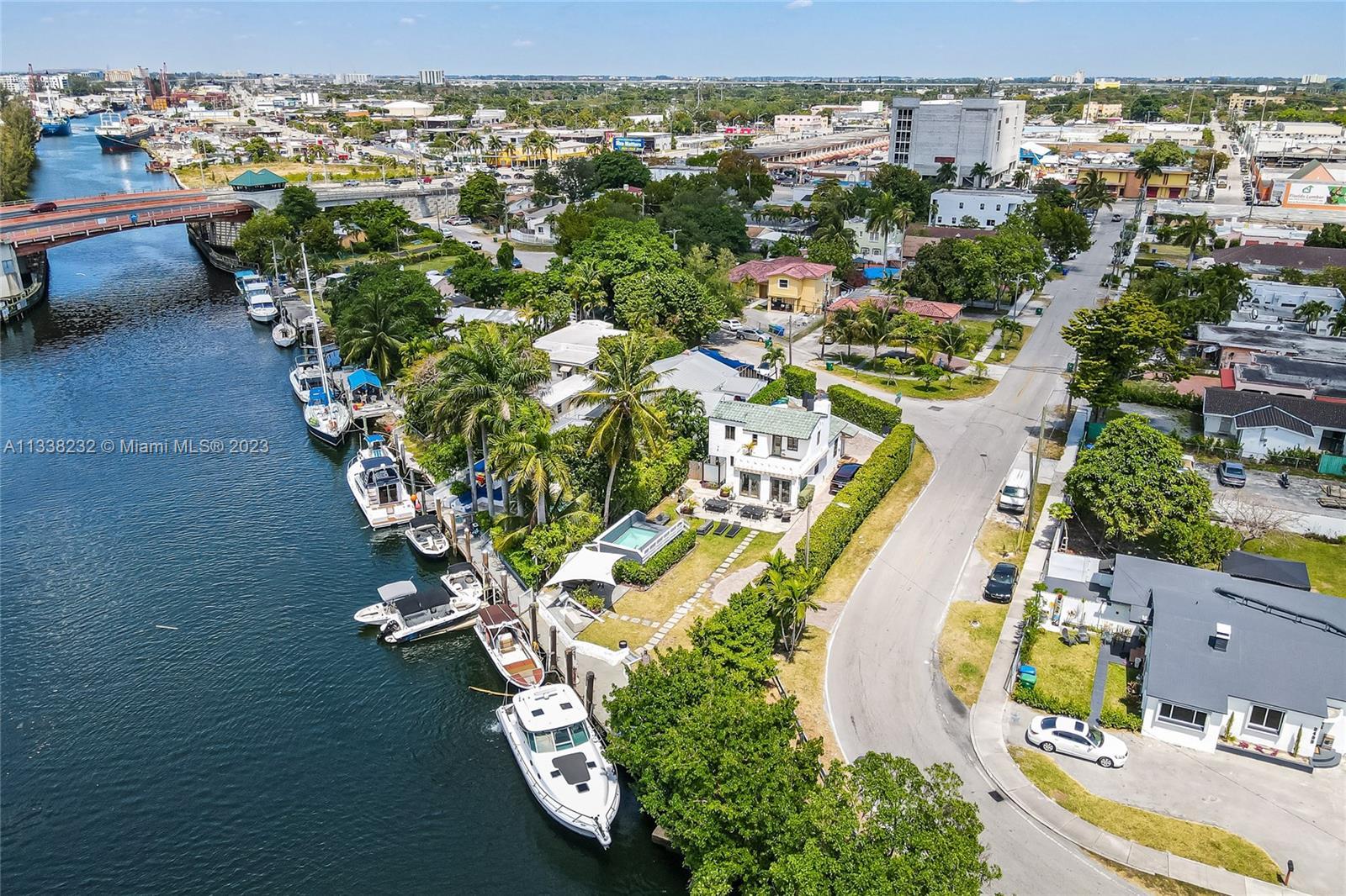 2500 NW North River Dr, Miami FL 33125 photo 2