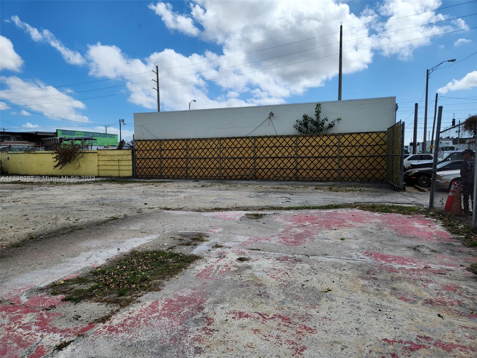 3676 NW 47th St, Miami FL 33142 photo 2
