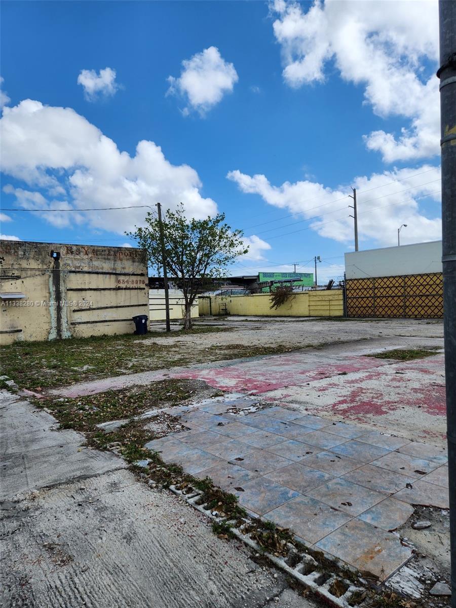 3676 NW 47th St, Miami FL 33142 photo 3