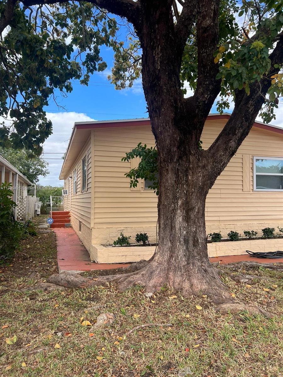 461 NW 135th Way # B, Plantation FL 33325 photo 3