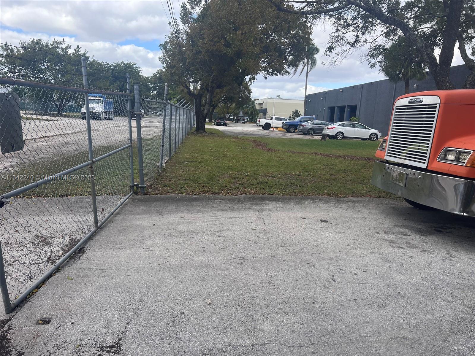 15201 NW 34th Ave, Miami Gardens FL 33054 photo 2