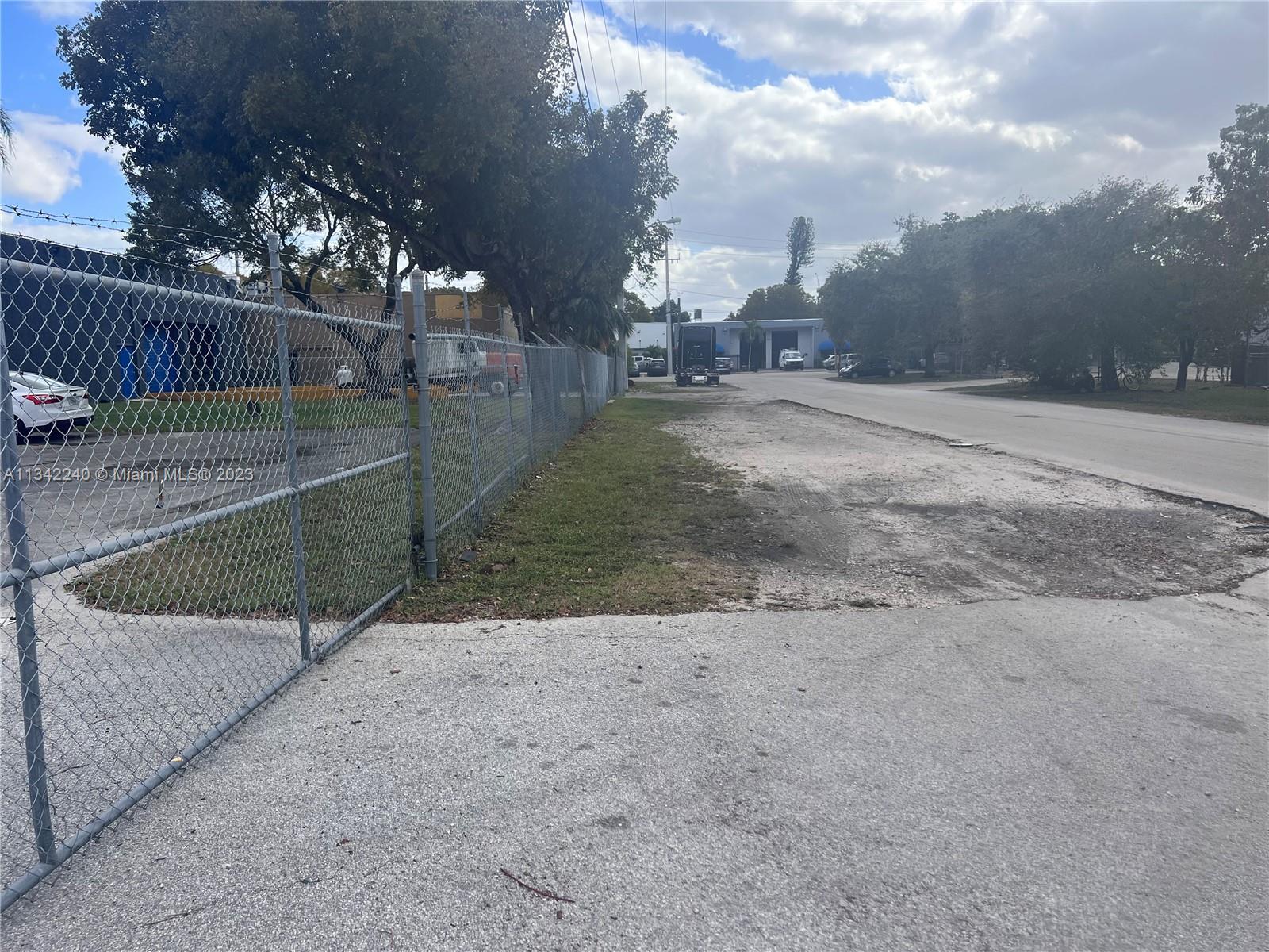 15201 NW 34th Ave, Miami Gardens FL 33054 photo 4