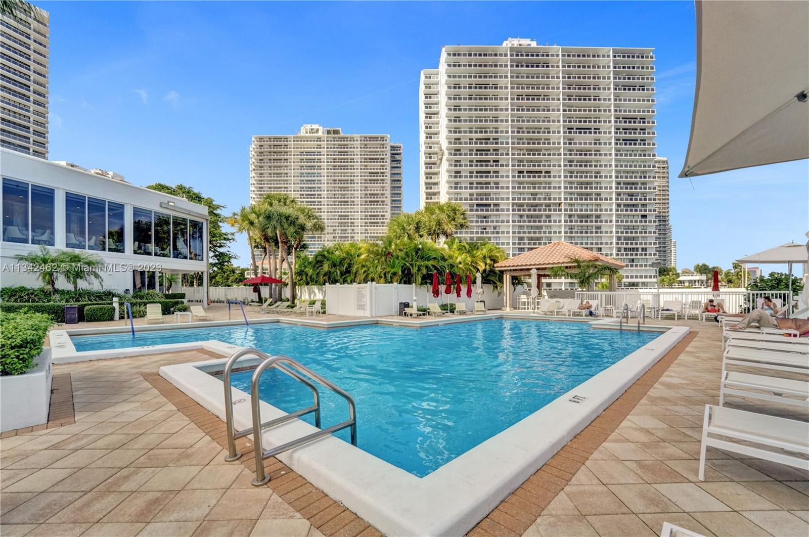 20281 E Country Club Dr, Aventura FL 33180 photo 5
