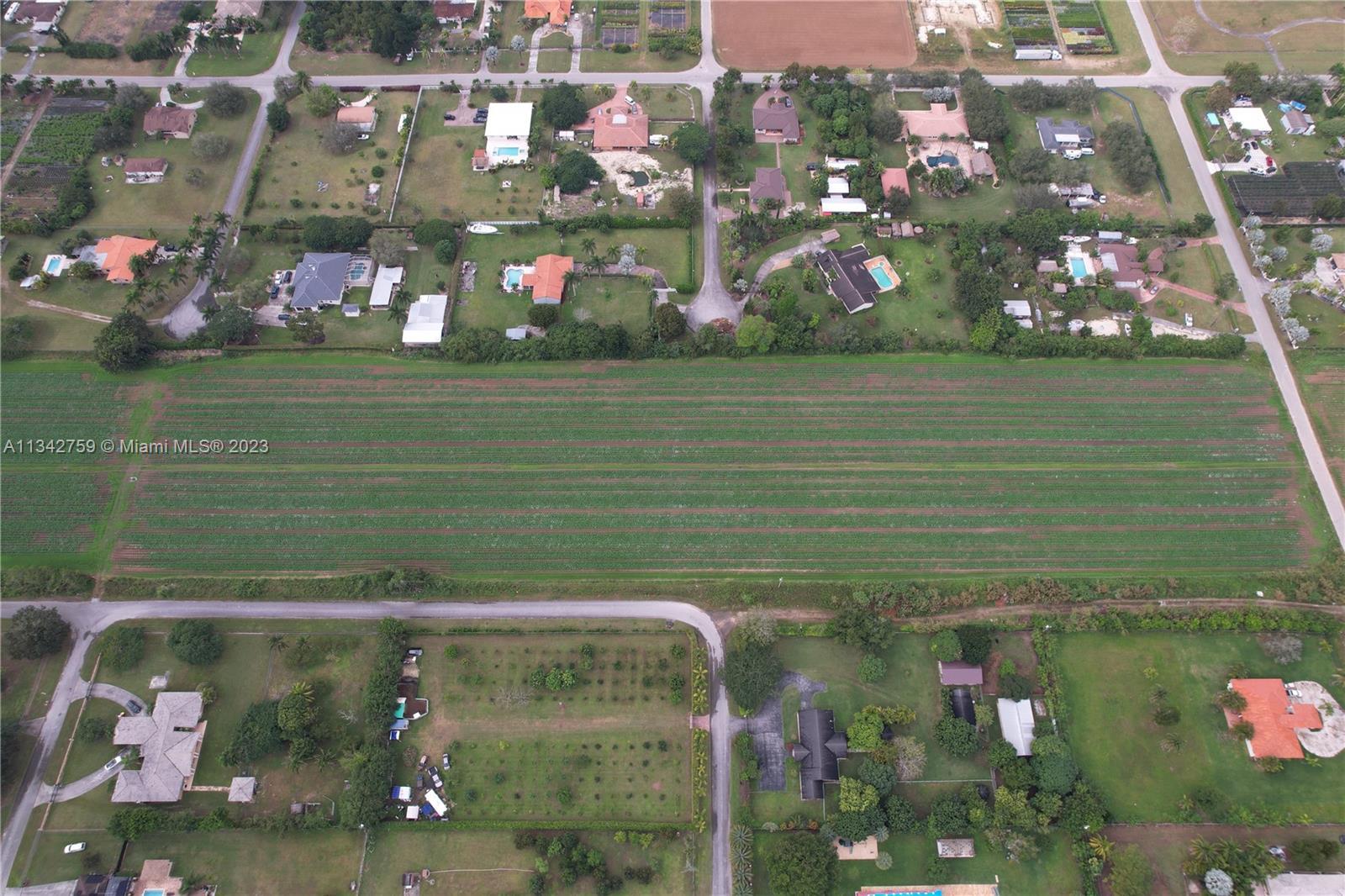 23200 SW 209th Pl, Homestead FL 33031 photo 2