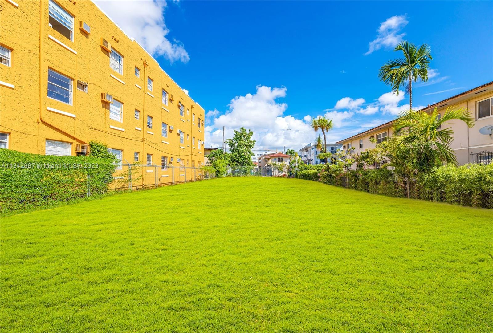 1037 NW 2nd St, Miami FL 33128 photo 2