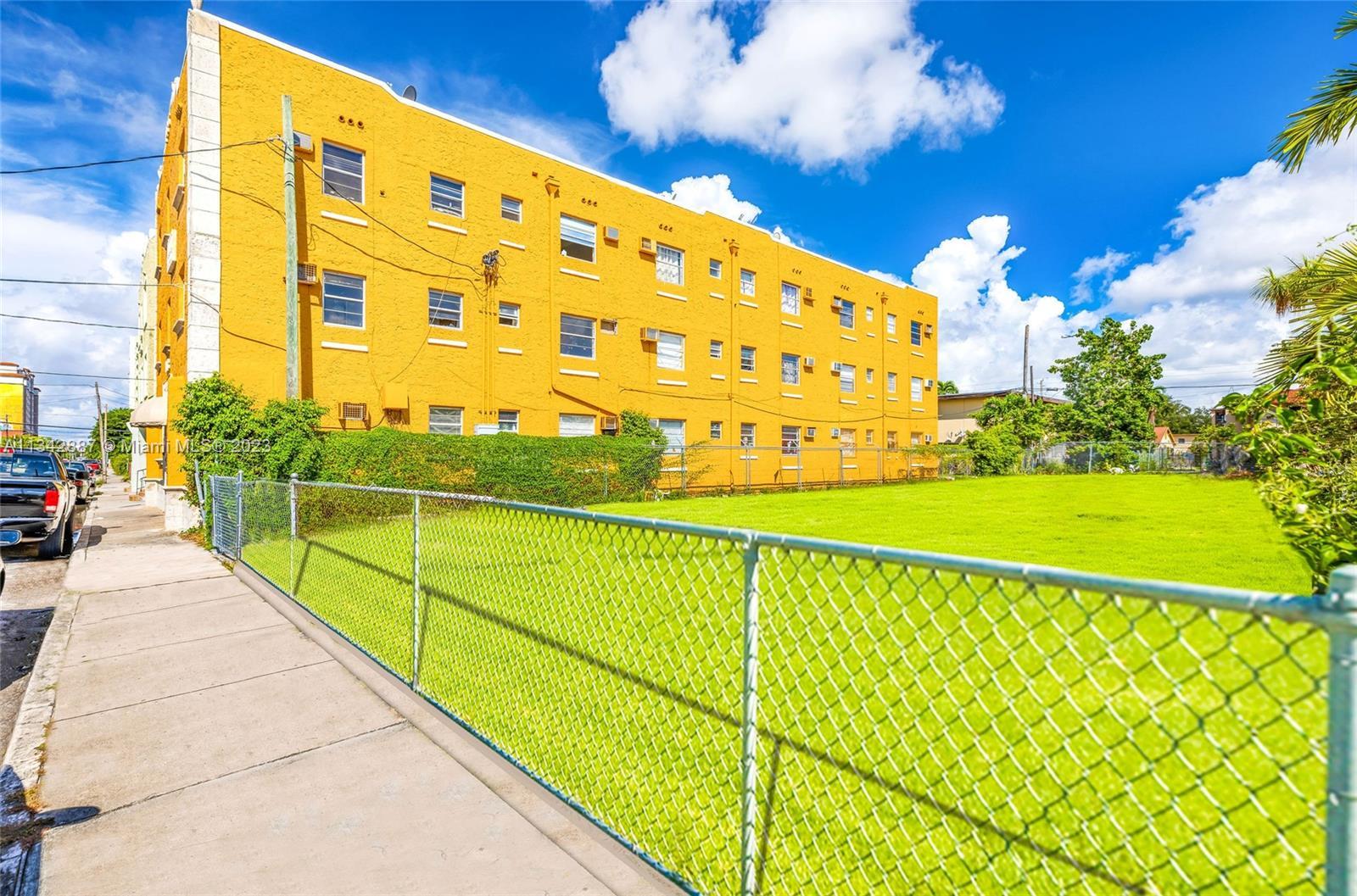 1037 NW 2nd St, Miami FL 33128
