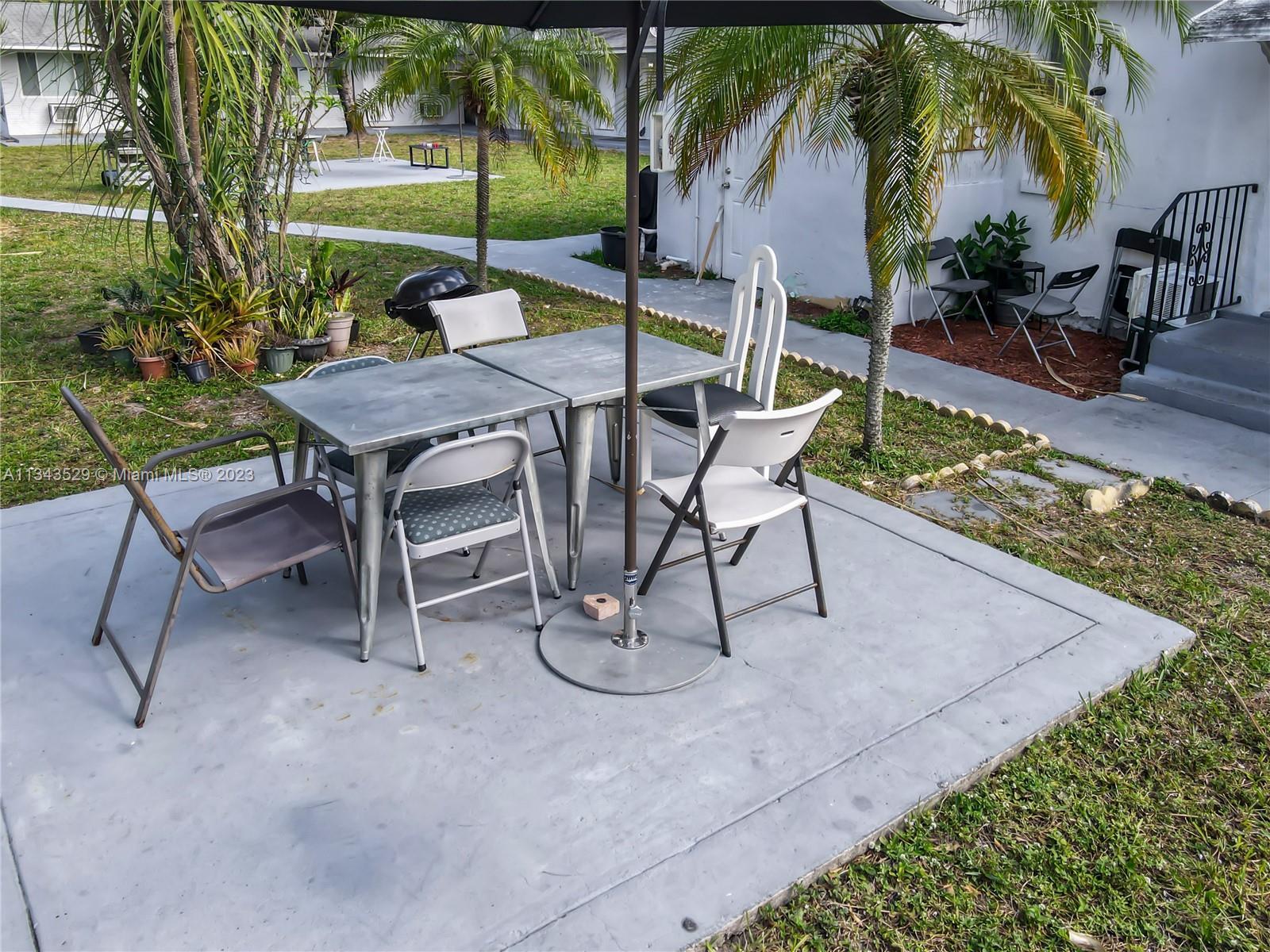 319 NE 2nd St, Hallandale Beach FL 33009 photo 2