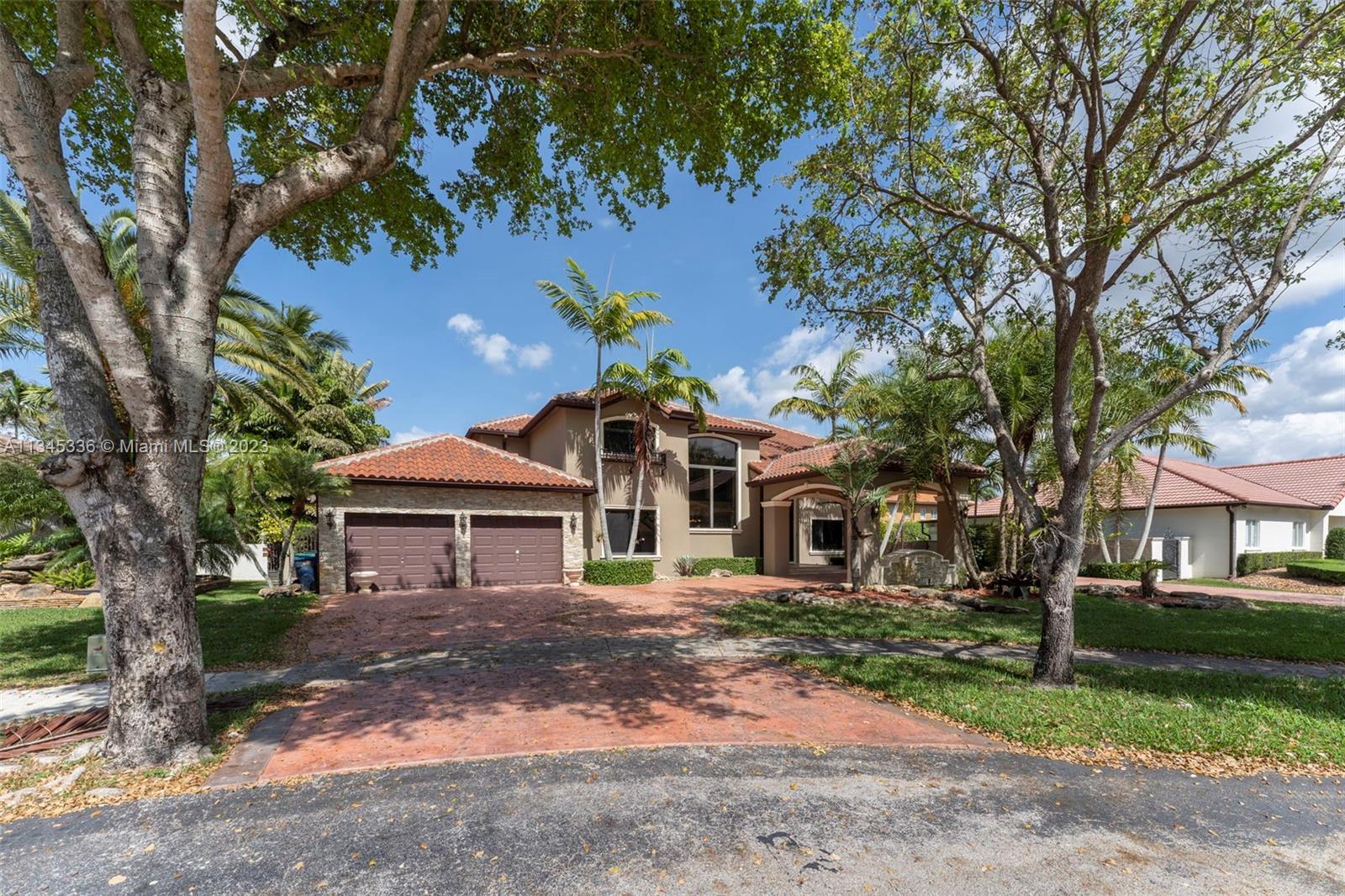 8365 NW 157th Ter, Miami Lakes FL 33016