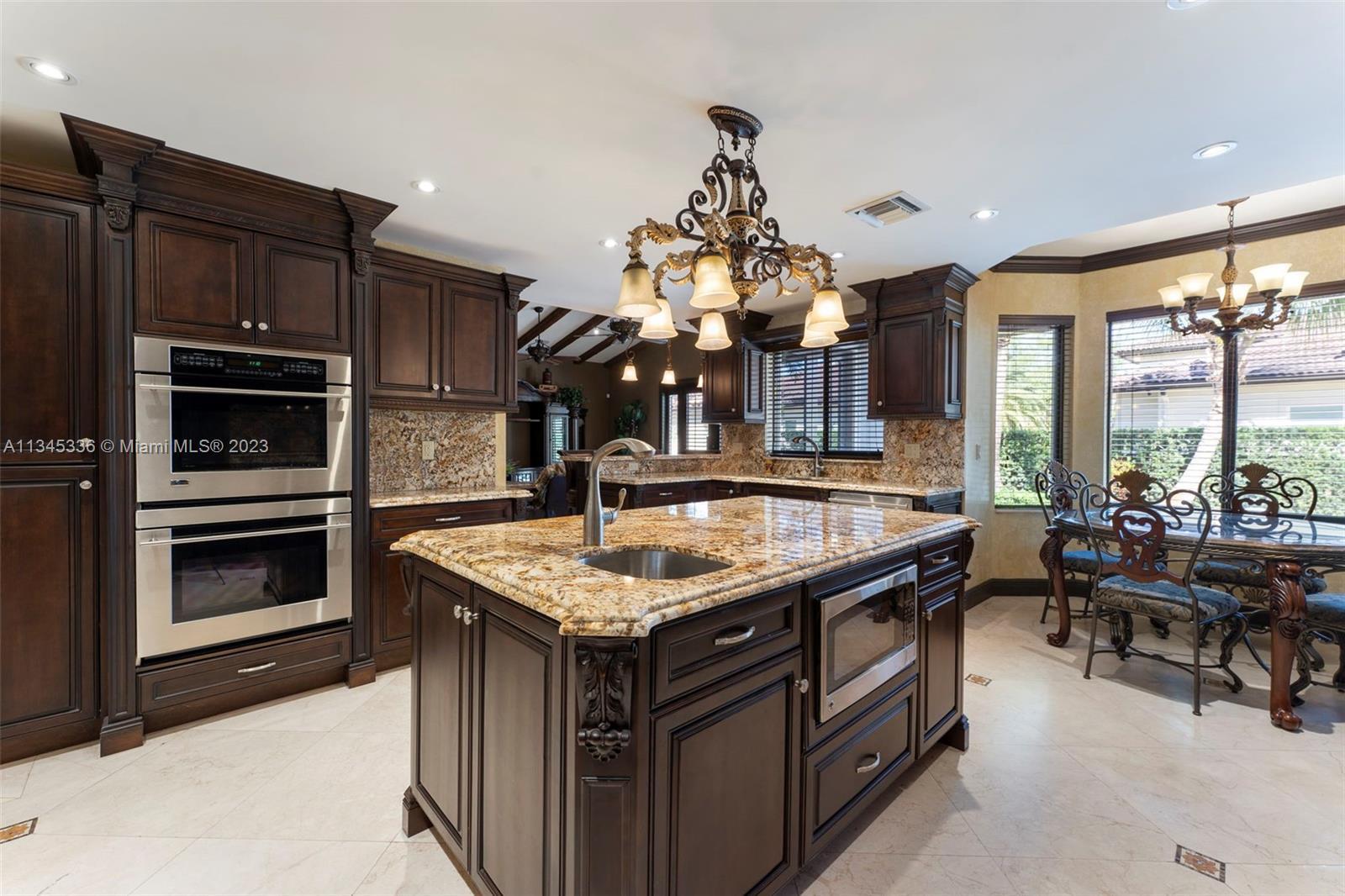 8365 NW 157th Ter, Miami Lakes FL 33016 photo 5