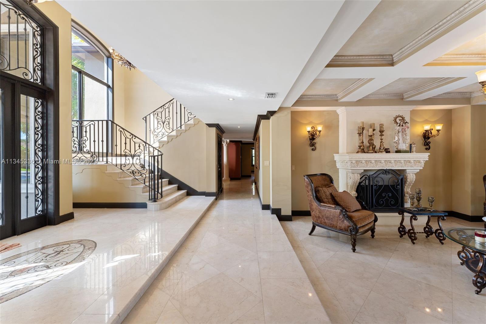 8365 NW 157th Ter, Miami Lakes FL 33016 photo 4