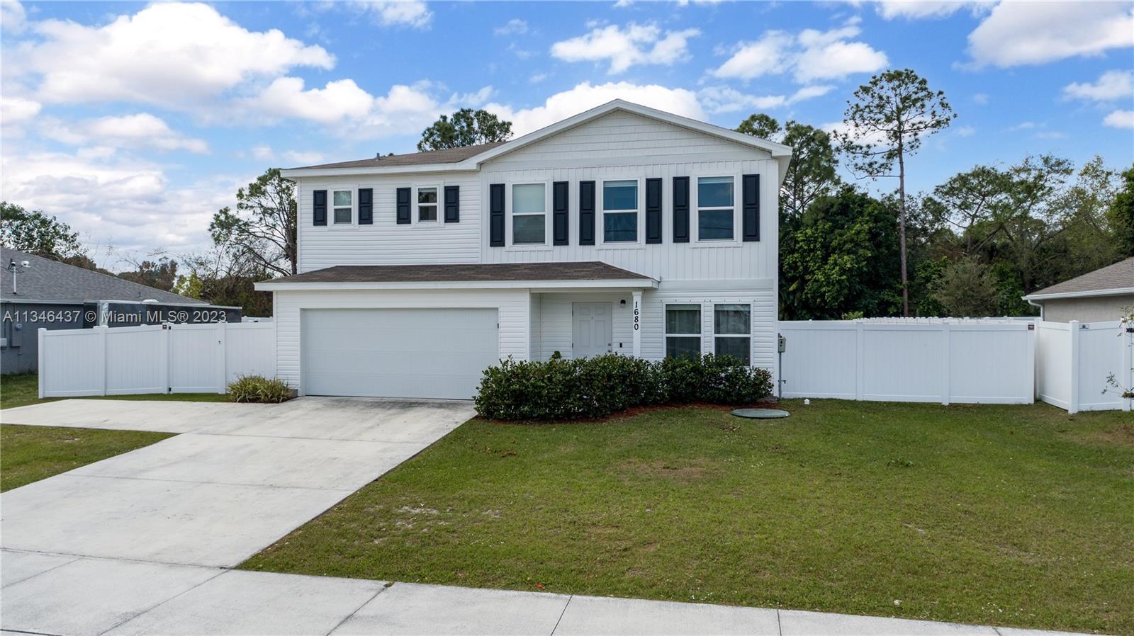 1680 SW Airoso Blvd, Port St. Lucie FL 34984 photo 2