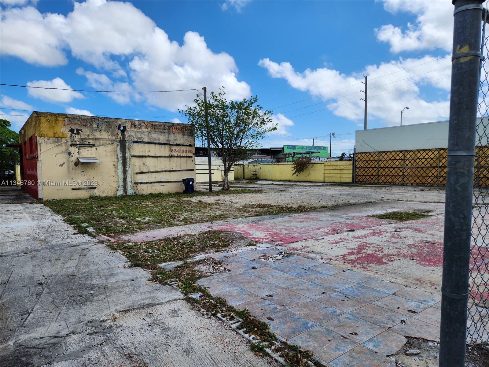 3676 NW 47th St, Miami FL 33142 photo 2