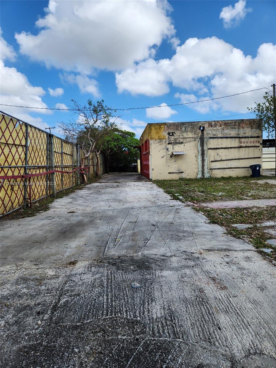 3676 NW 47th St, Miami FL 33142 photo 3