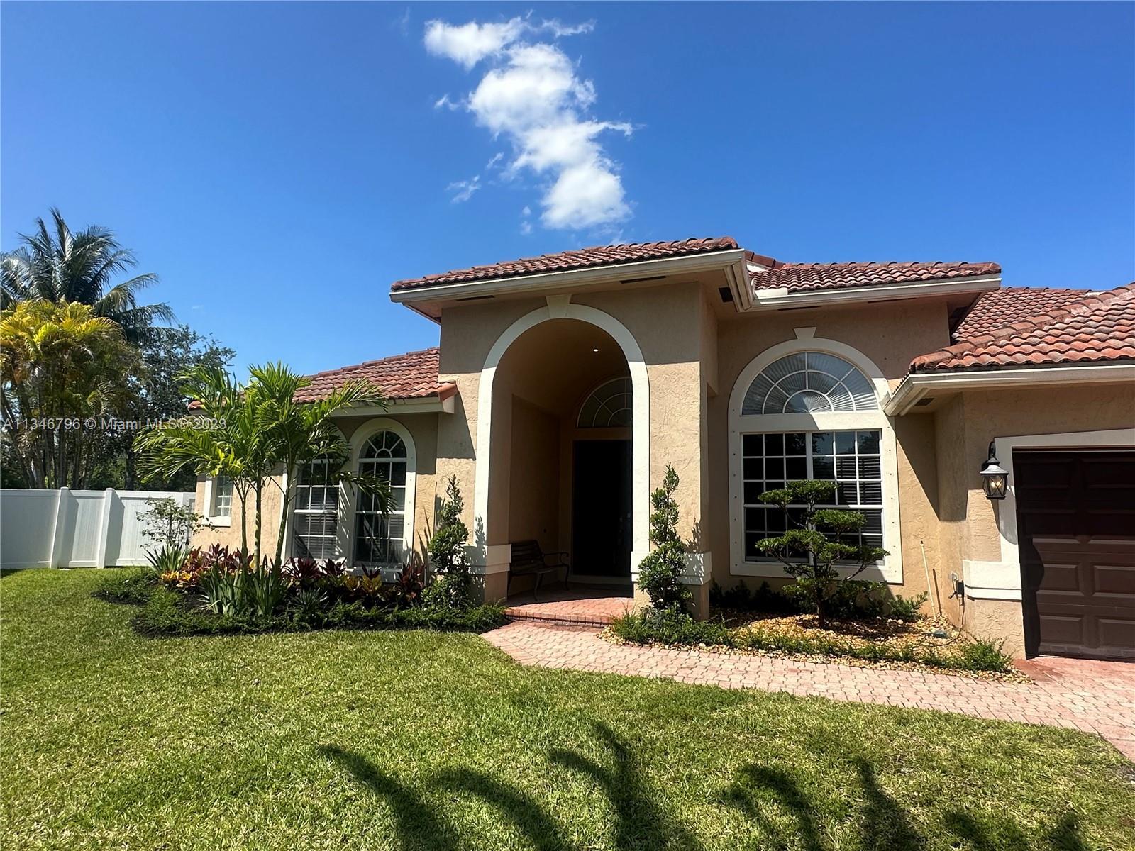 12501 NW 23rd St, Pembroke Pines FL 33028 photo 2