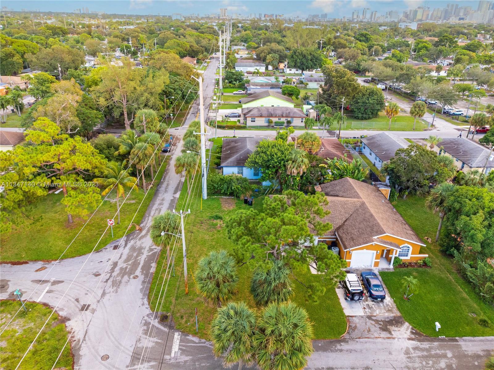 19 Nw Ter, Fort Lauderdale FL 33311 photo 2