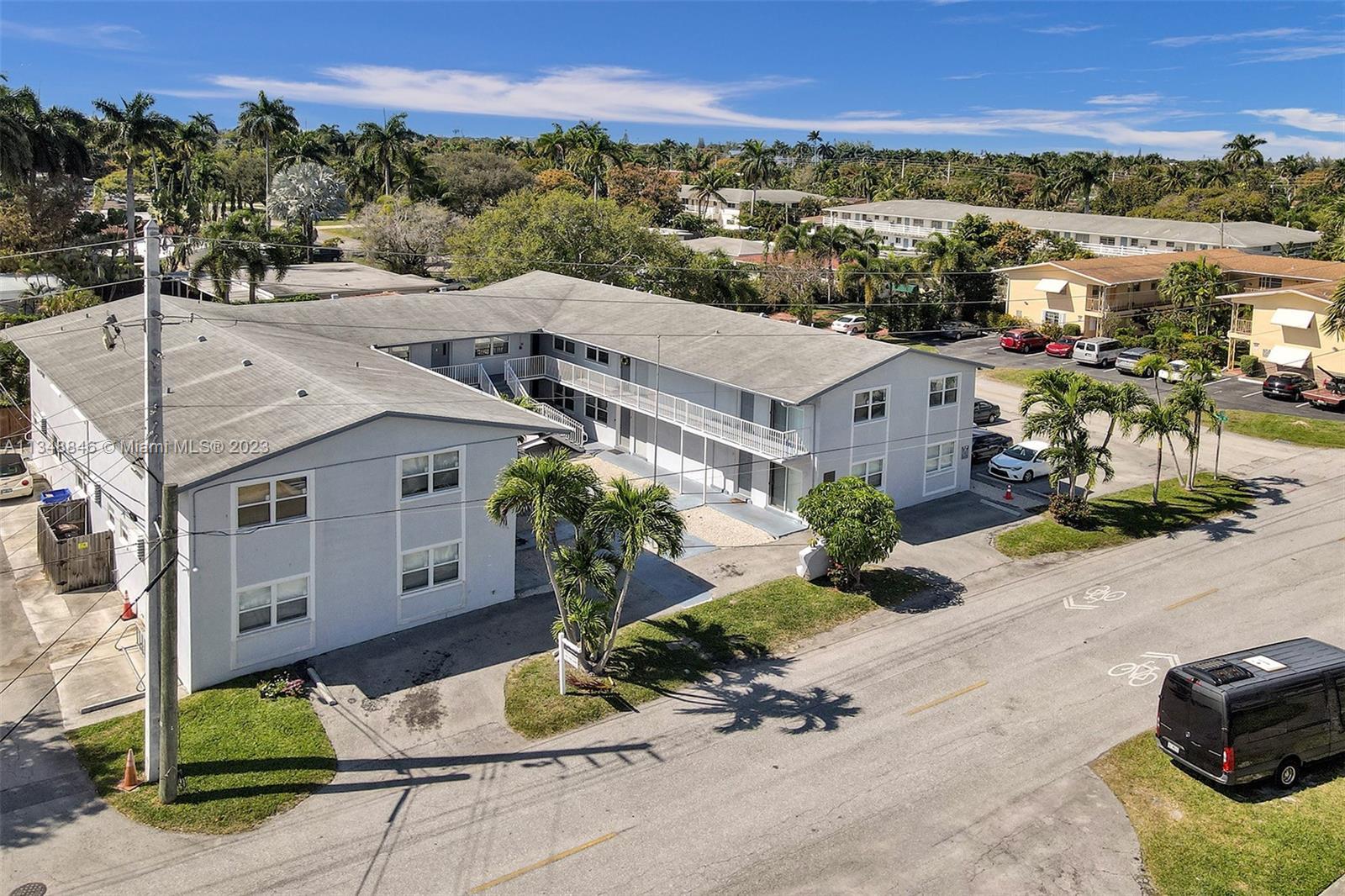 930 N 14th Ct, Hollywood FL 33020 photo 2