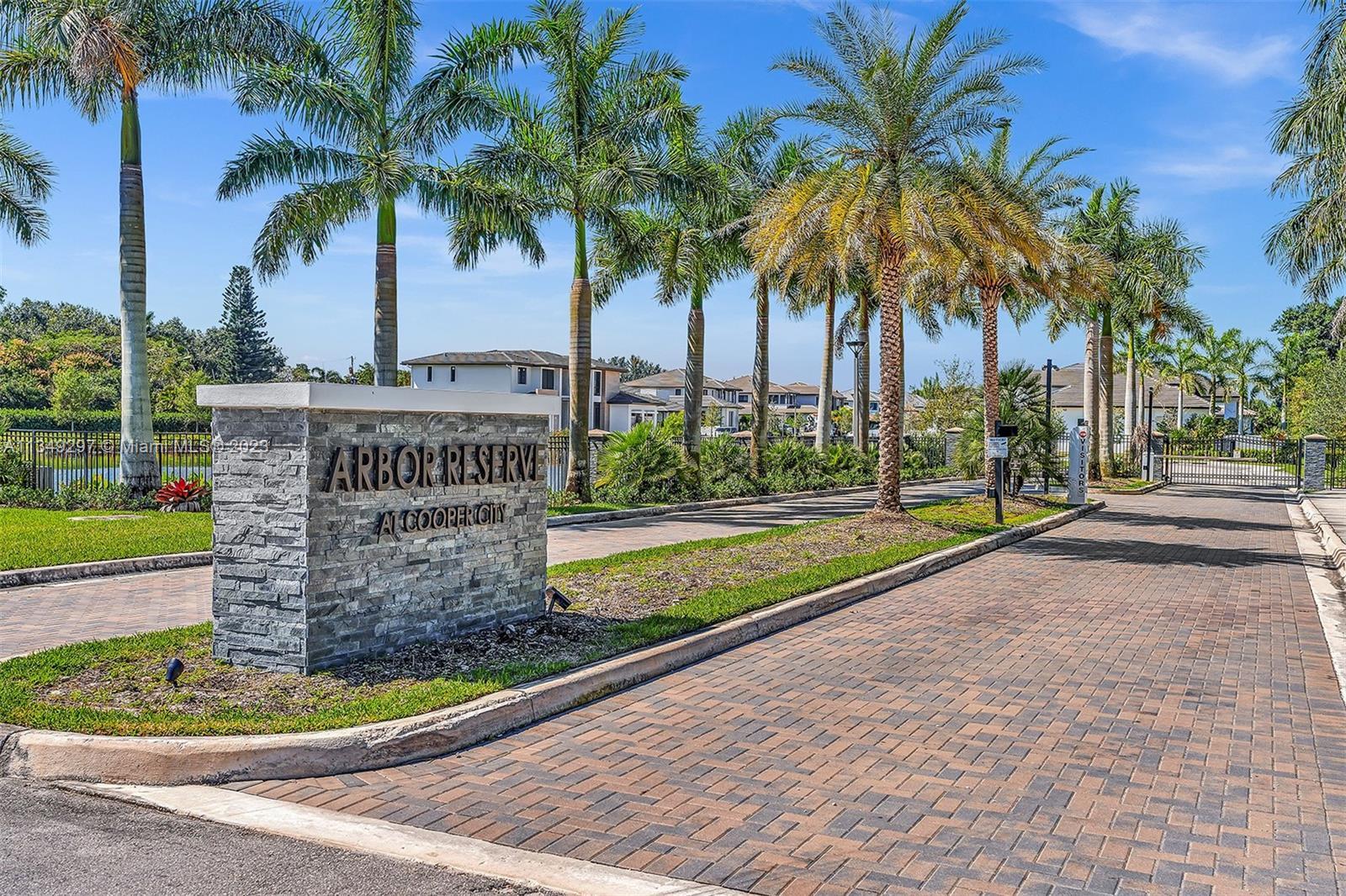 10641 SW 53rd St, Cooper City FL 33328