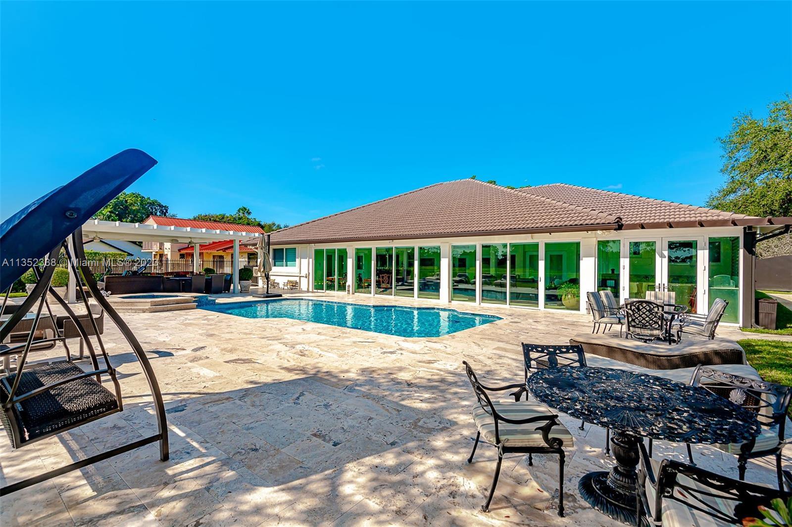 13130 N Calusa Club Dr, Miami FL 33186 photo 4