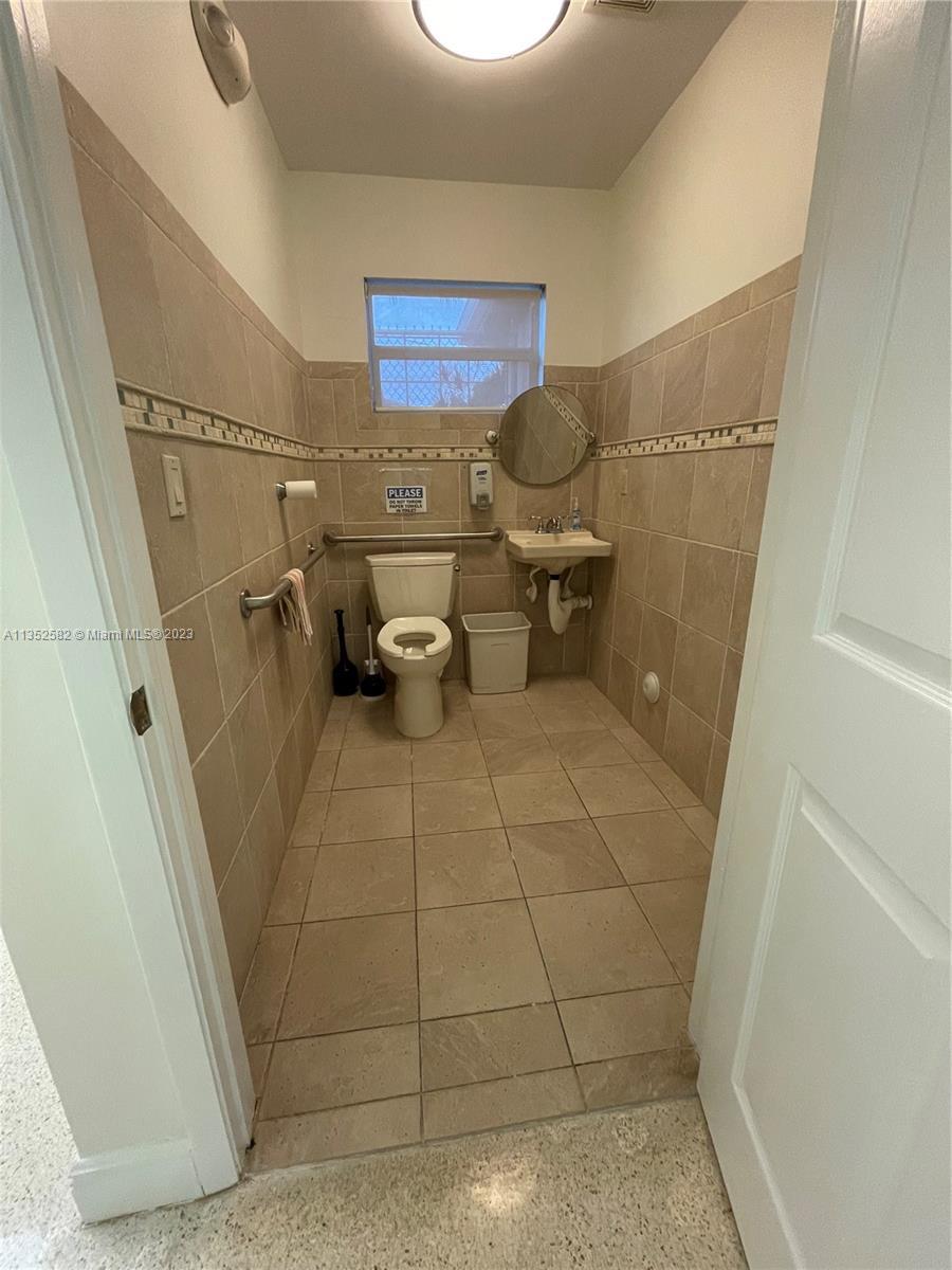 5650 Sheridan St, Hollywood FL 33021 photo 2