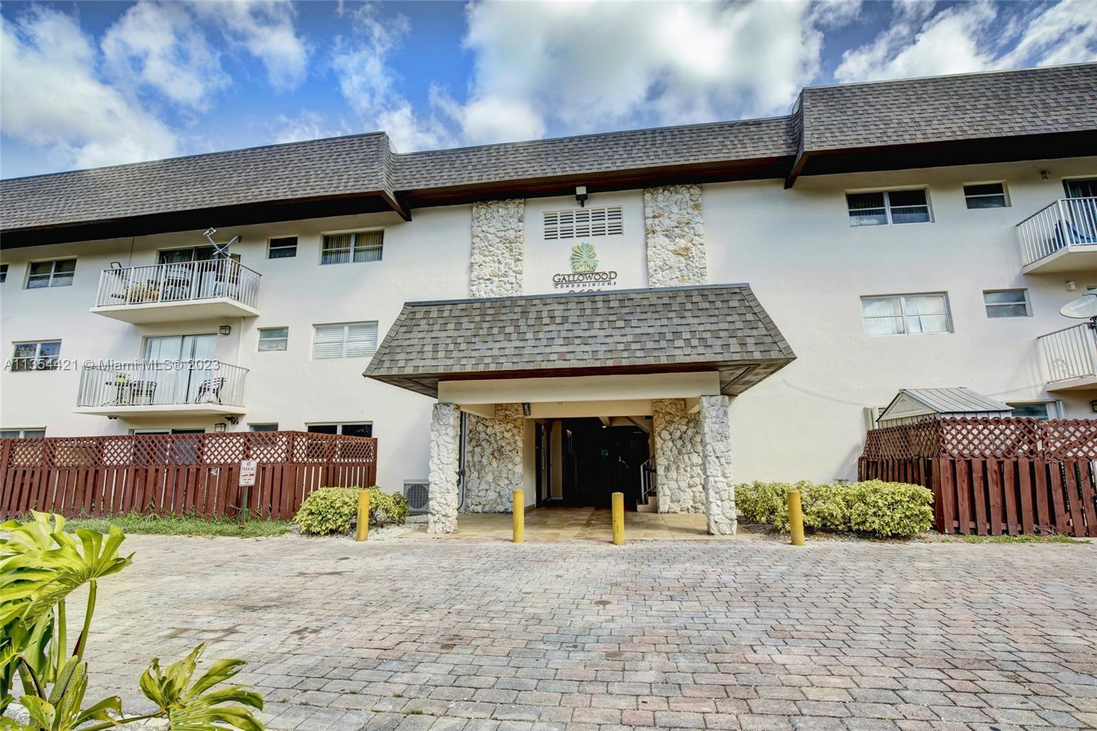 8601 SW 94th St # 222W, Miami FL 33156