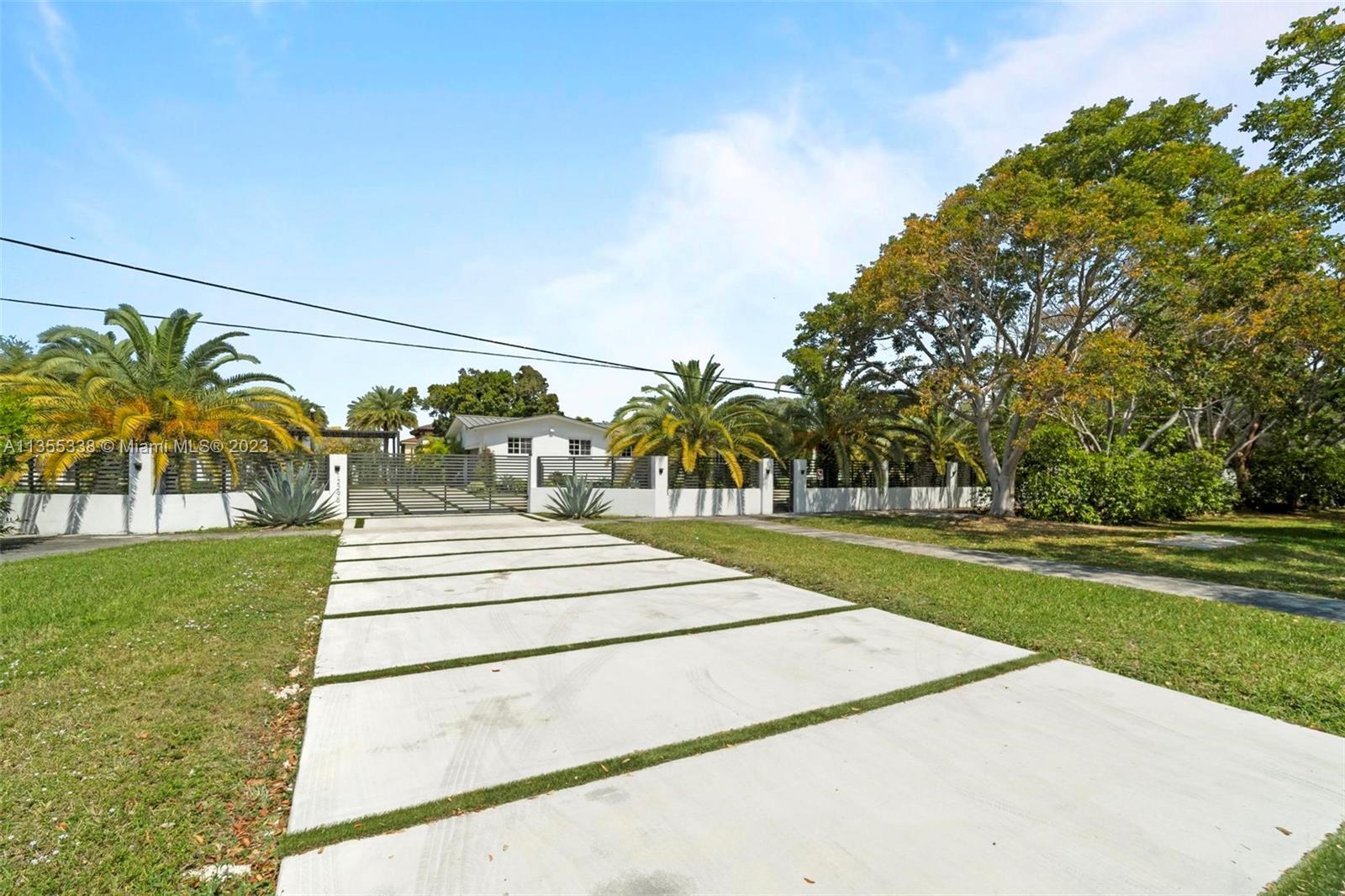 12295 NW 2nd St, Miami FL 33182 photo 3