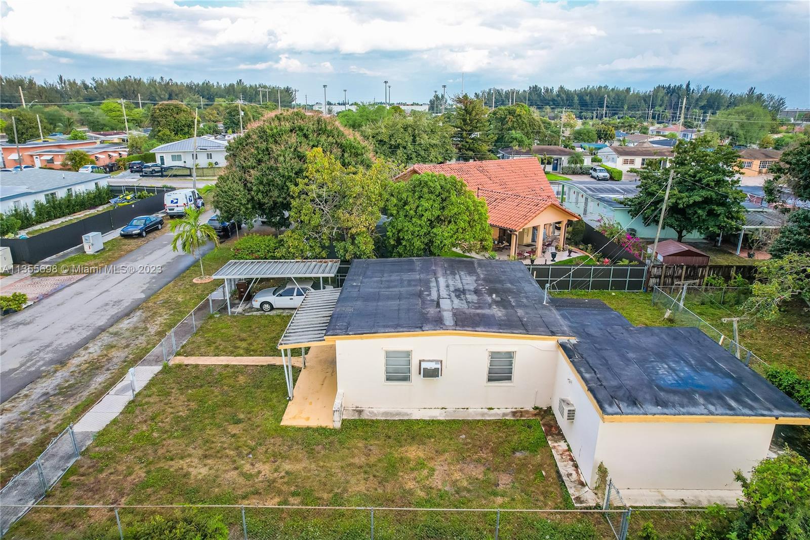 574 E 64th St, Hialeah FL 33013 photo 2