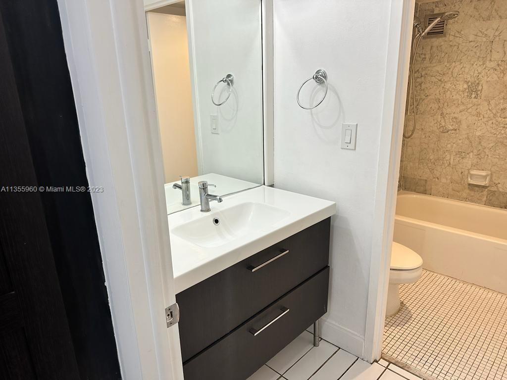 555 NE 15th St # 501, Miami FL 33132 photo 3