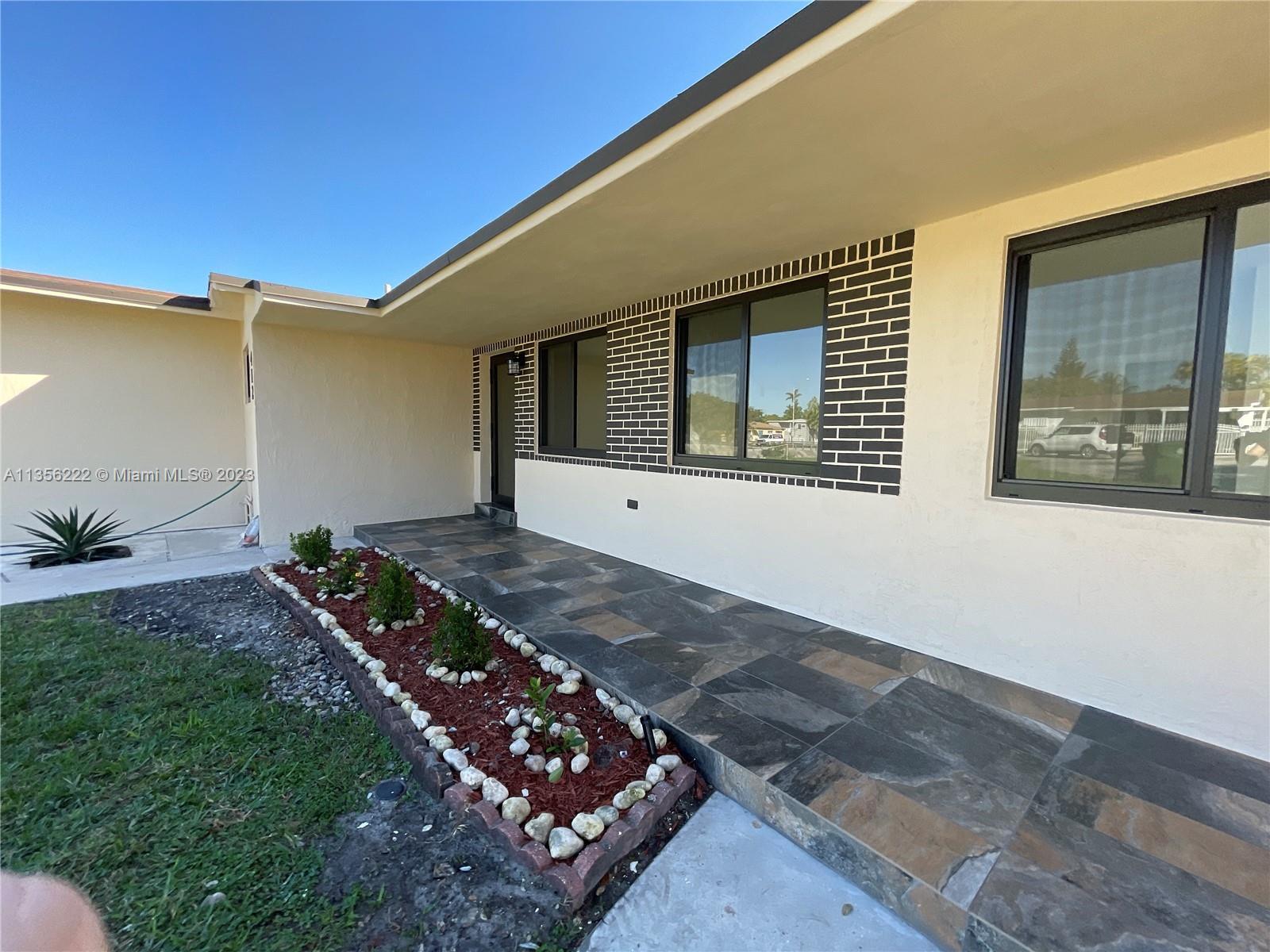 412 W 12th Pl, Hialeah FL 33010 photo 4