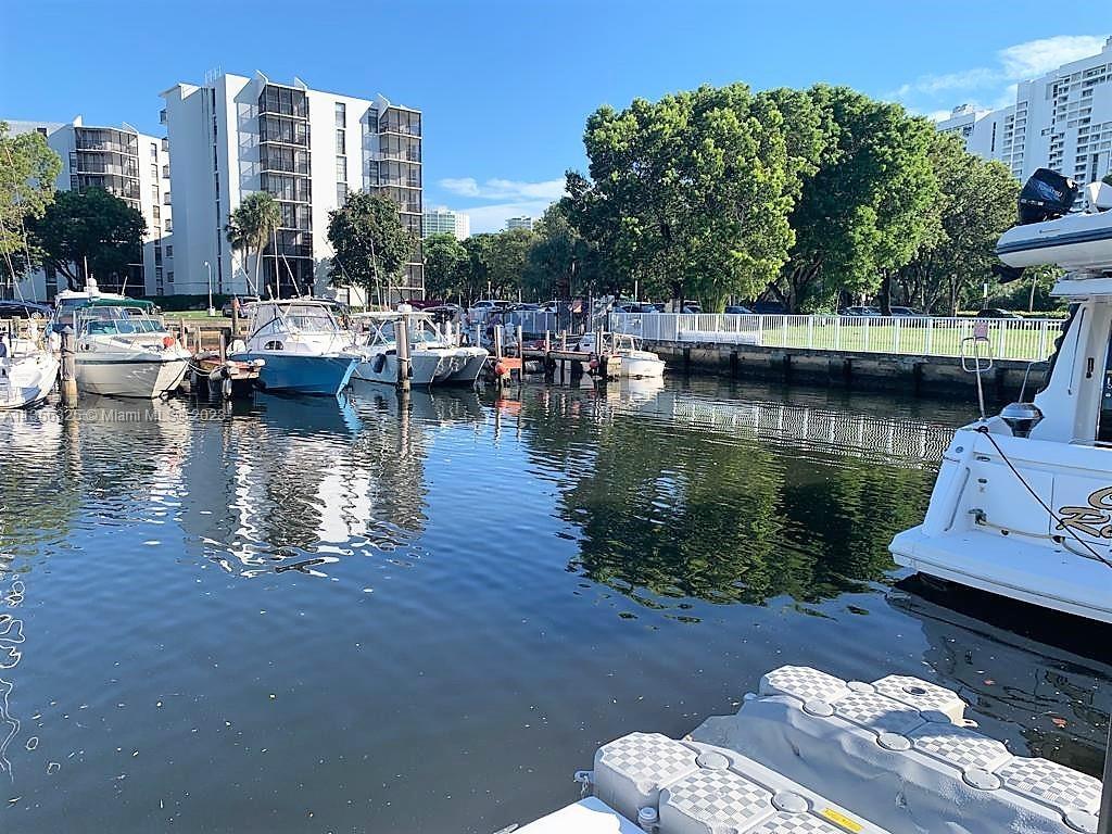 3375 N Country Club Dr, Slip 5, Aventura FL 33180