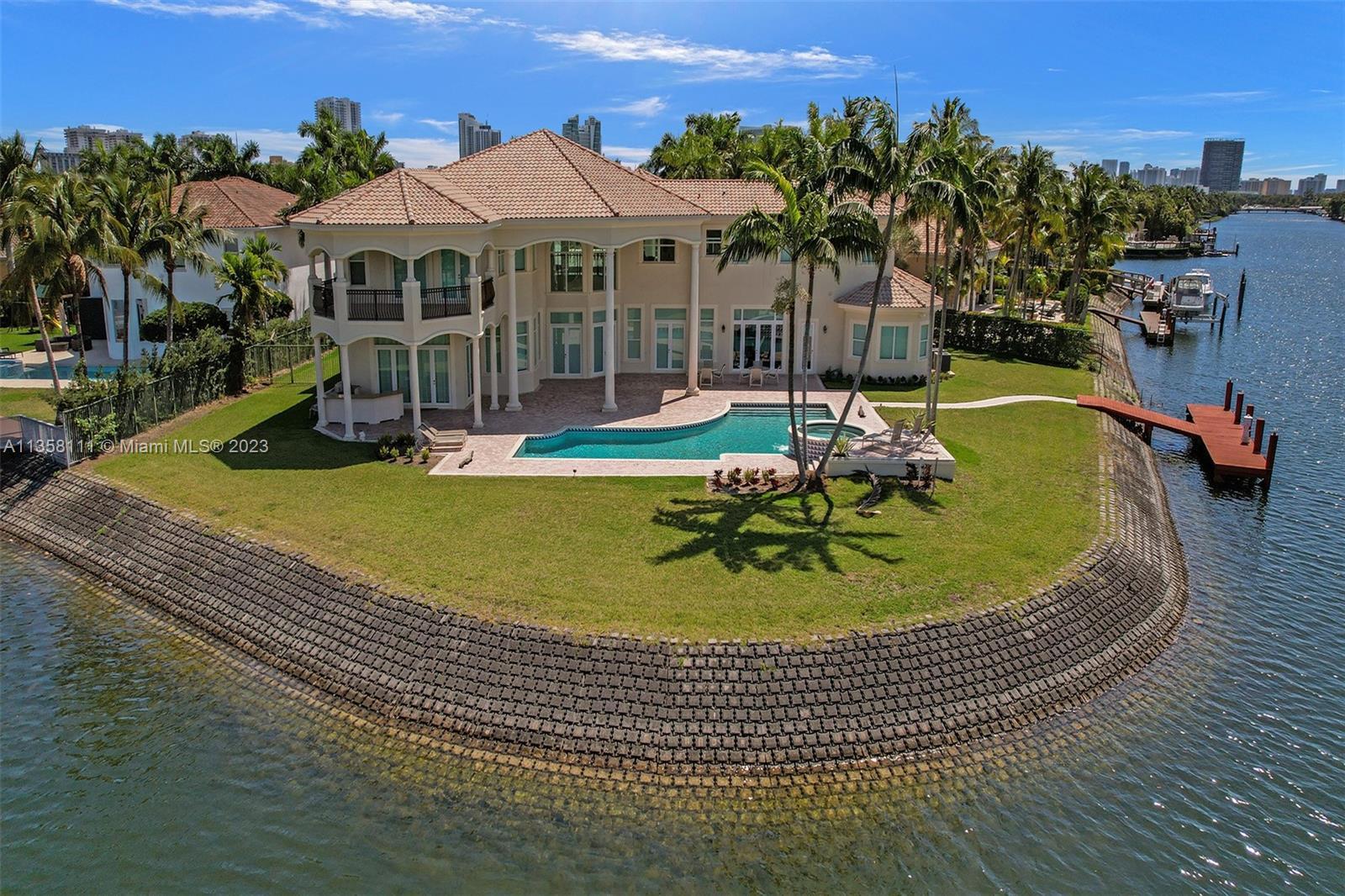 1130 Harbor Ct, Hollywood FL 33019 photo 3