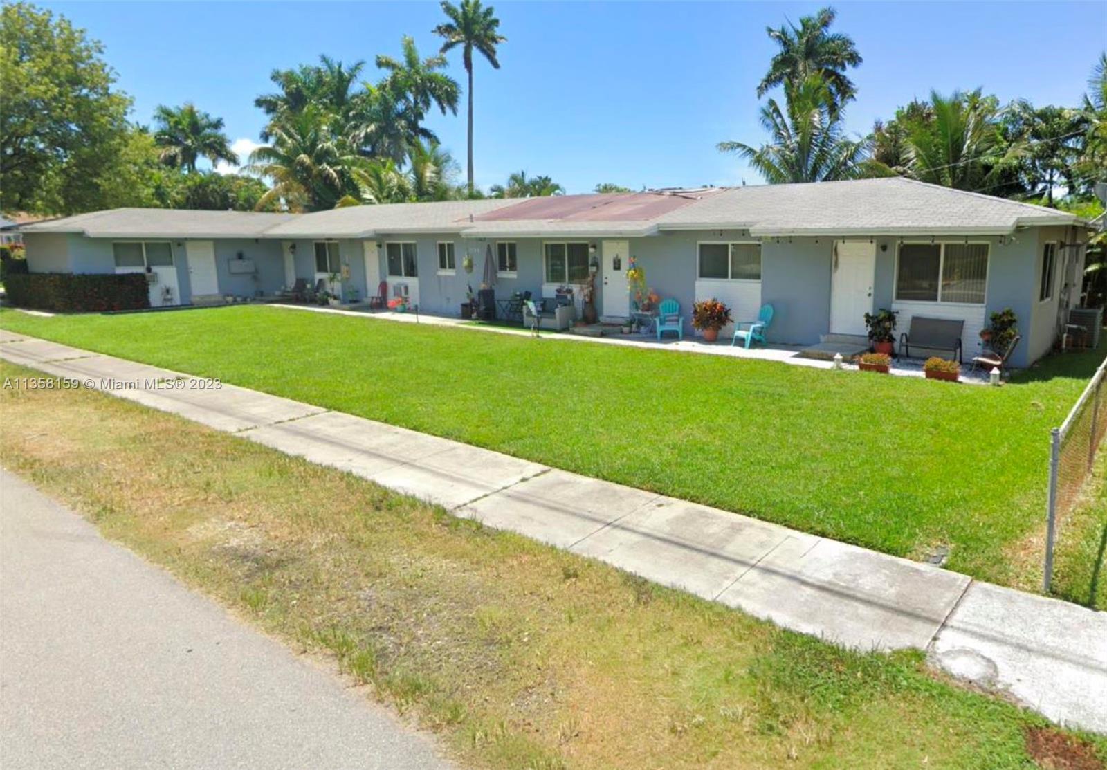 1544-1546 Arthur St, Hollywood FL 33020 photo 2