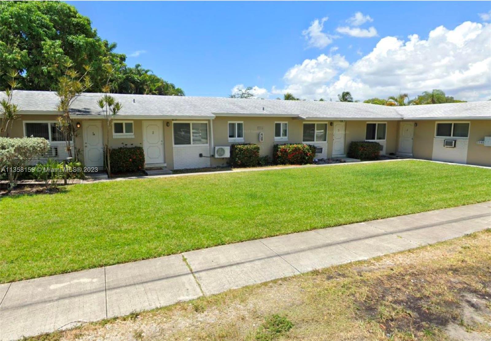 1544-1546 Arthur St, Hollywood FL 33020 photo 3