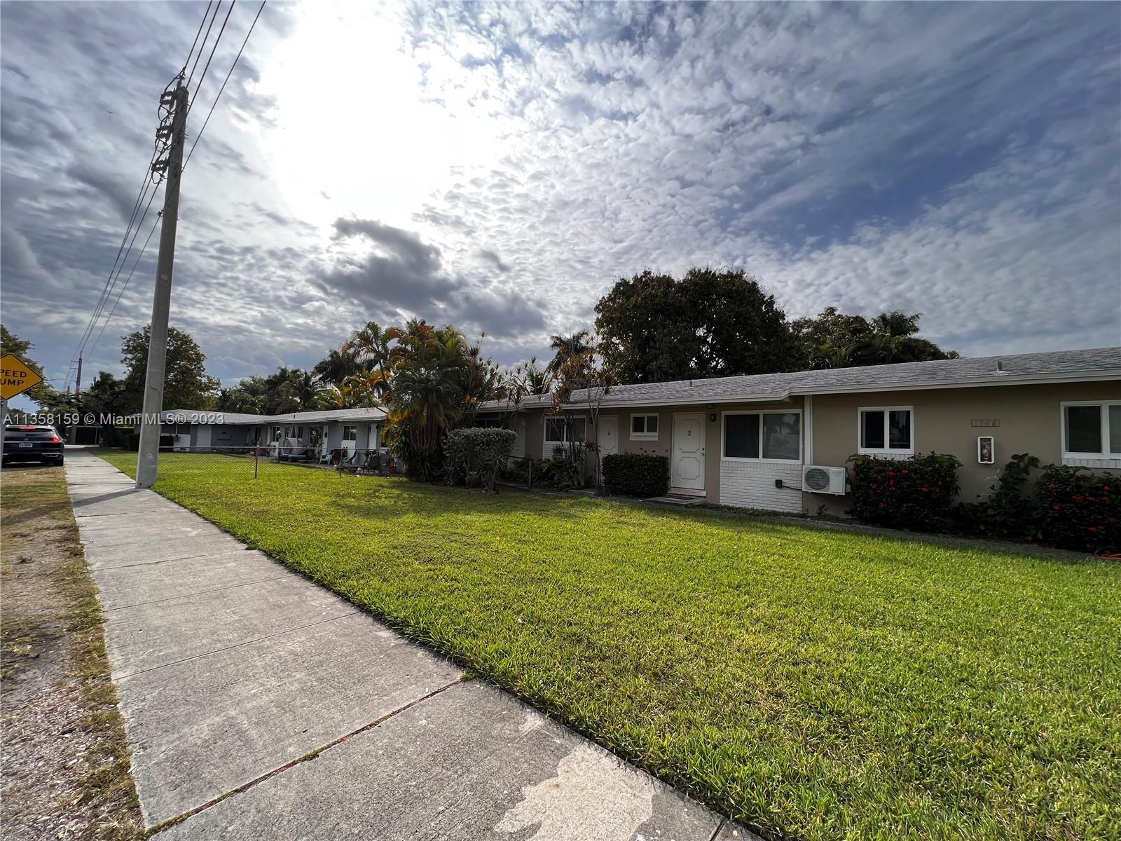 1544-1546 Arthur St, Hollywood FL 33020