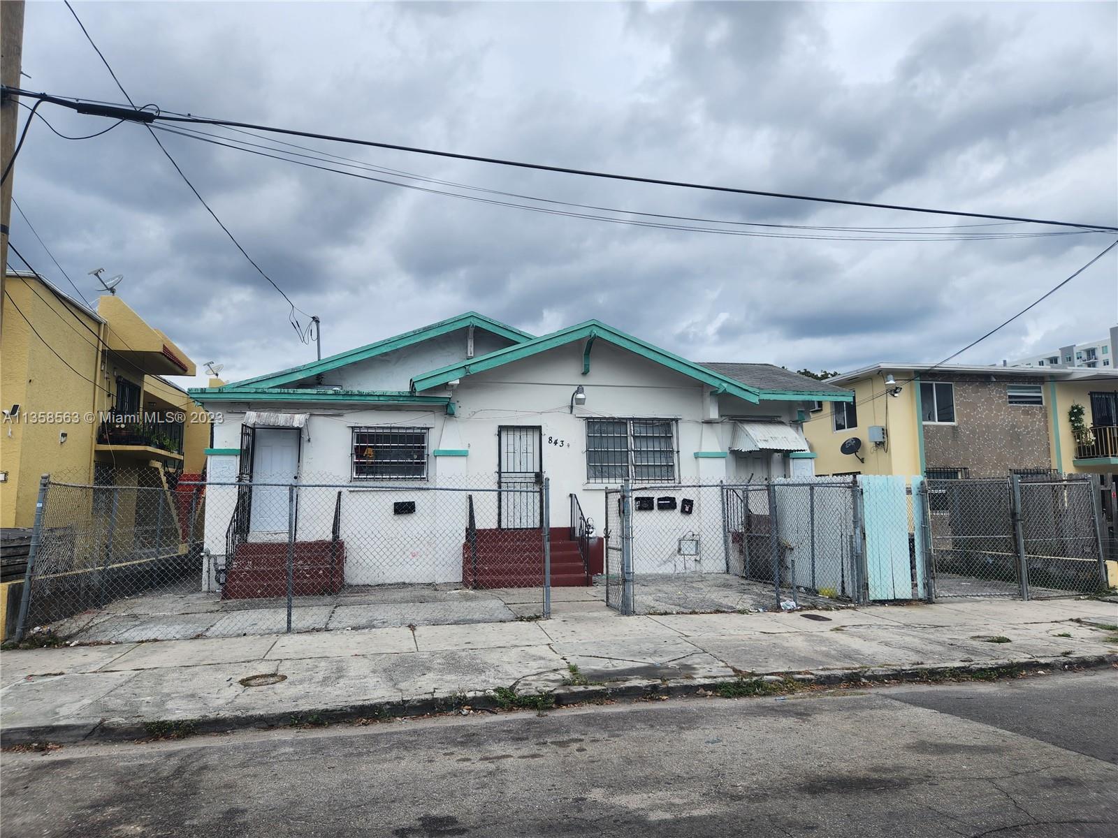 843 NW 1st St, Miami FL 33128