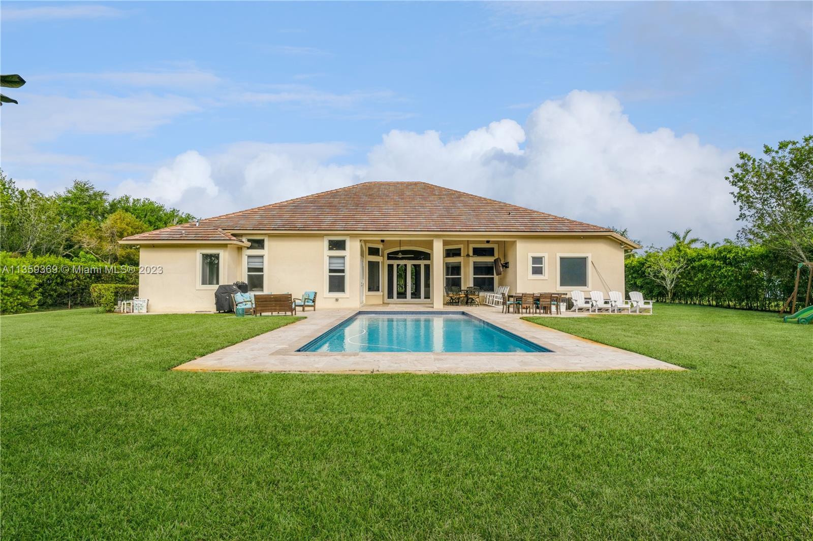 14681 N Jockey Cir N, Davie FL 33330