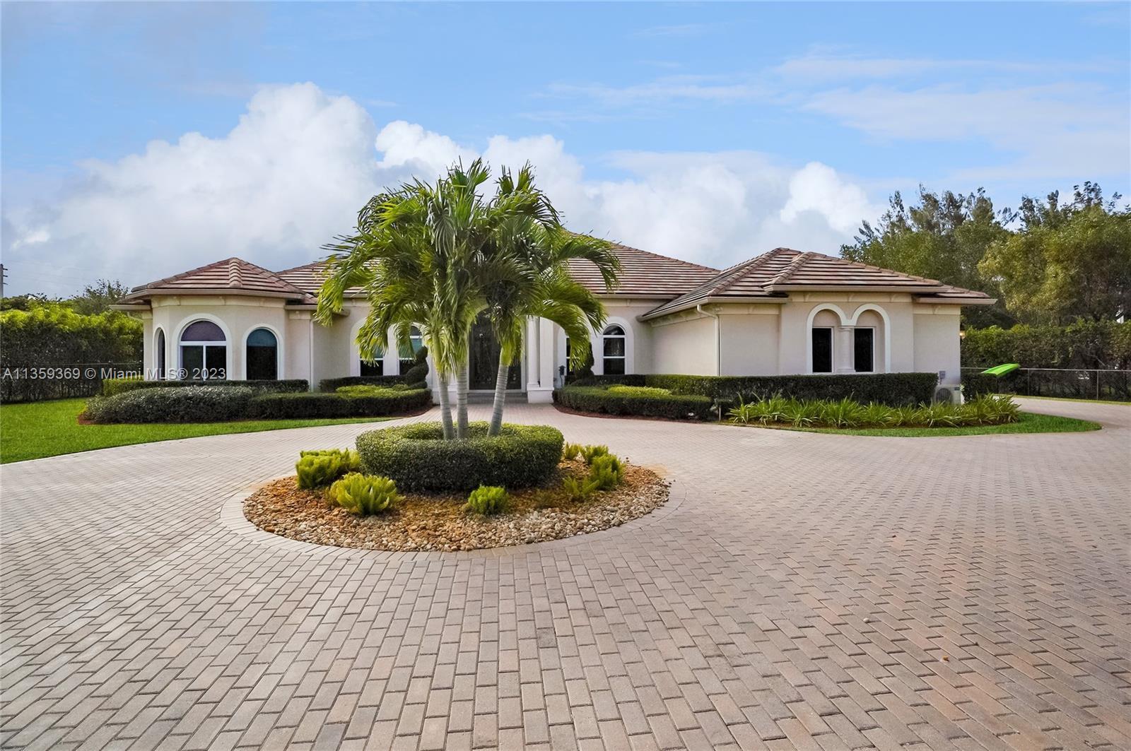 14681 N Jockey Cir N, Davie FL 33330 photo 5