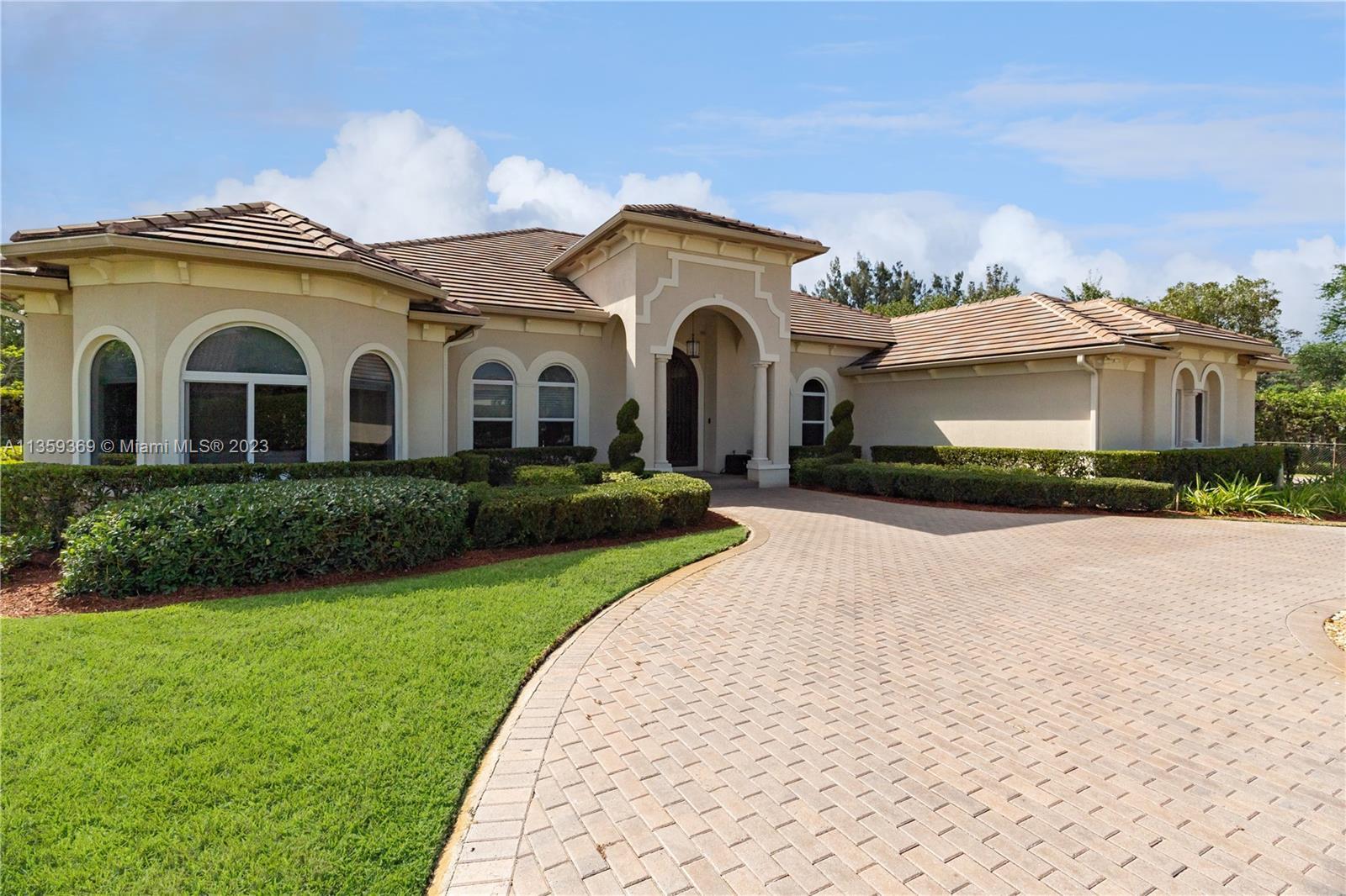 14681 N Jockey Cir N, Davie FL 33330 photo 4