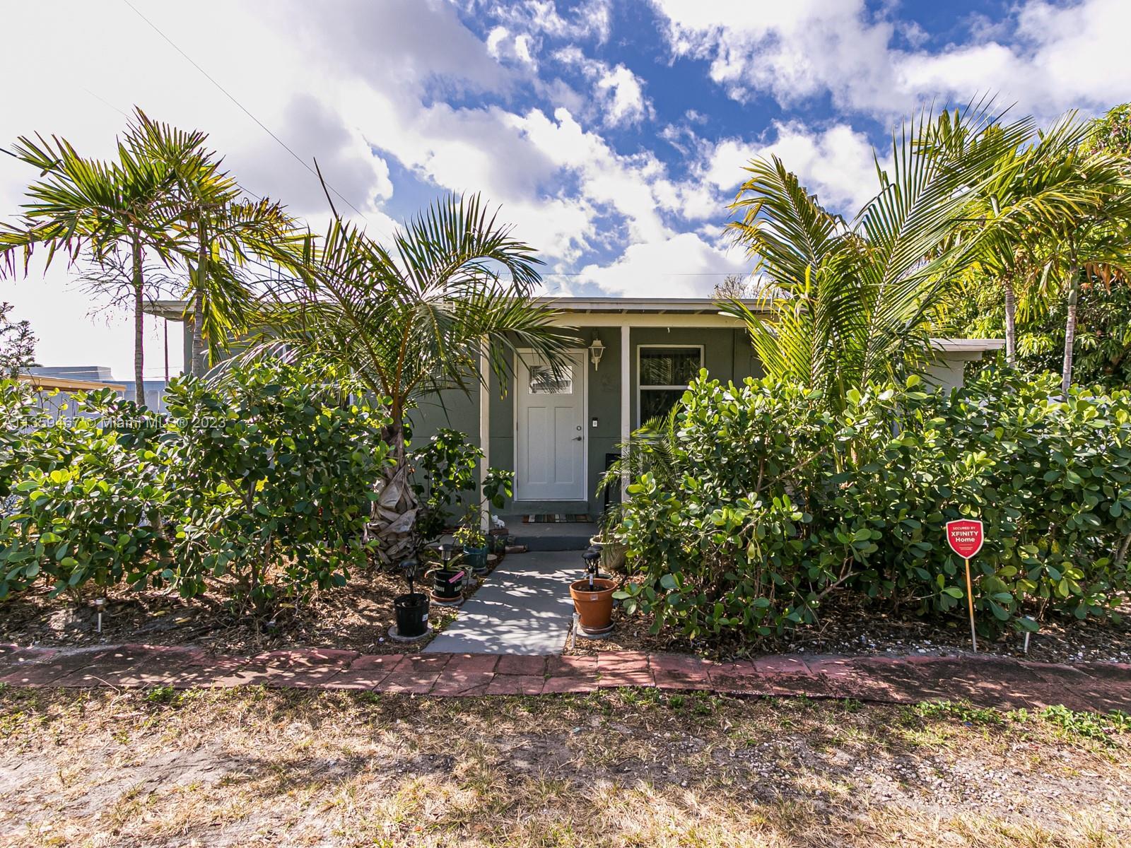 2032 NE 52nd St, Pompano Beach FL 33064