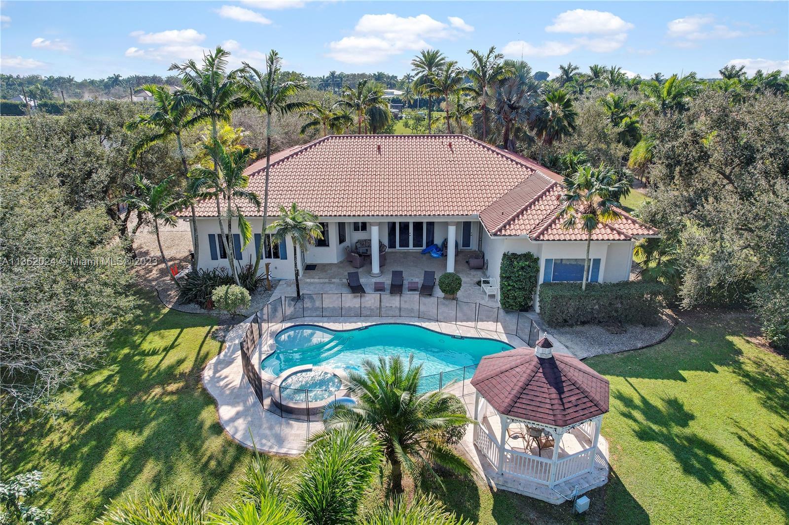 15225 SW 210th St, Miami FL 33187 photo 3