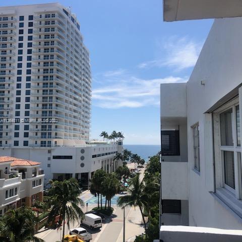 3000 Riomar St # 704, Fort Lauderdale FL 33304