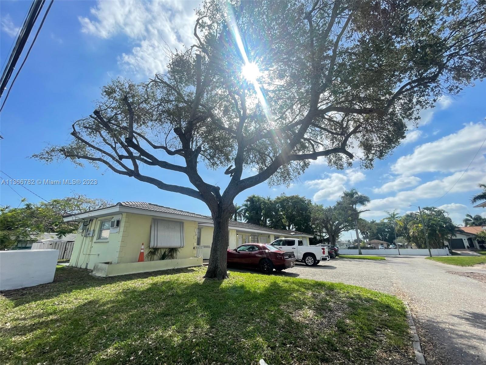 213 SE Park St, Dania Beach FL 33004 photo 2