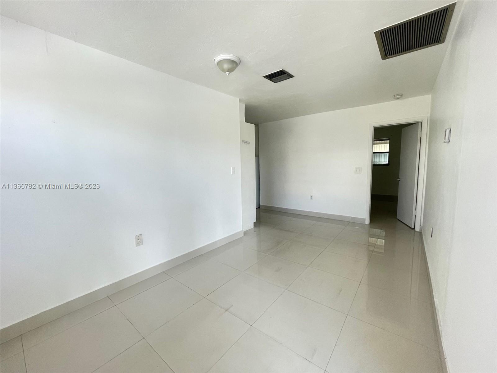 213 SE Park St, Dania Beach FL 33004 photo 5