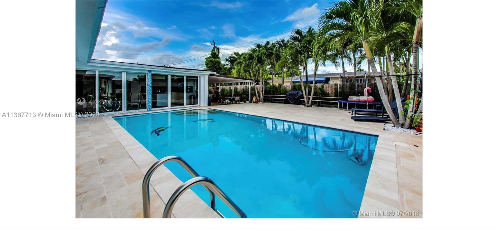 Miami, FL 33165 photo 2
