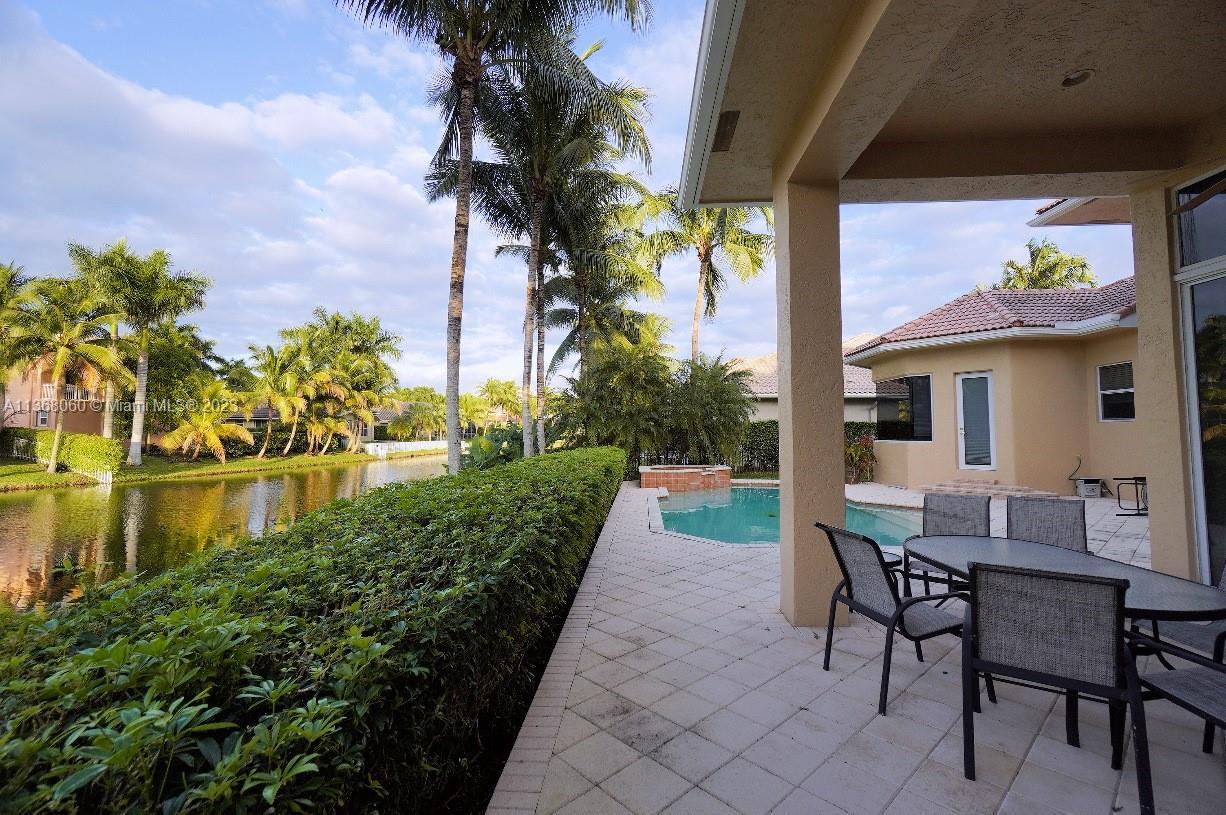 10997 Canary Island Ct, Plantation FL 33324 photo 3
