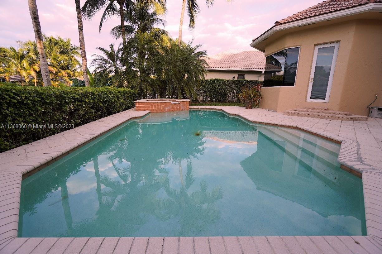 10997 Canary Island Ct, Plantation FL 33324 photo 5