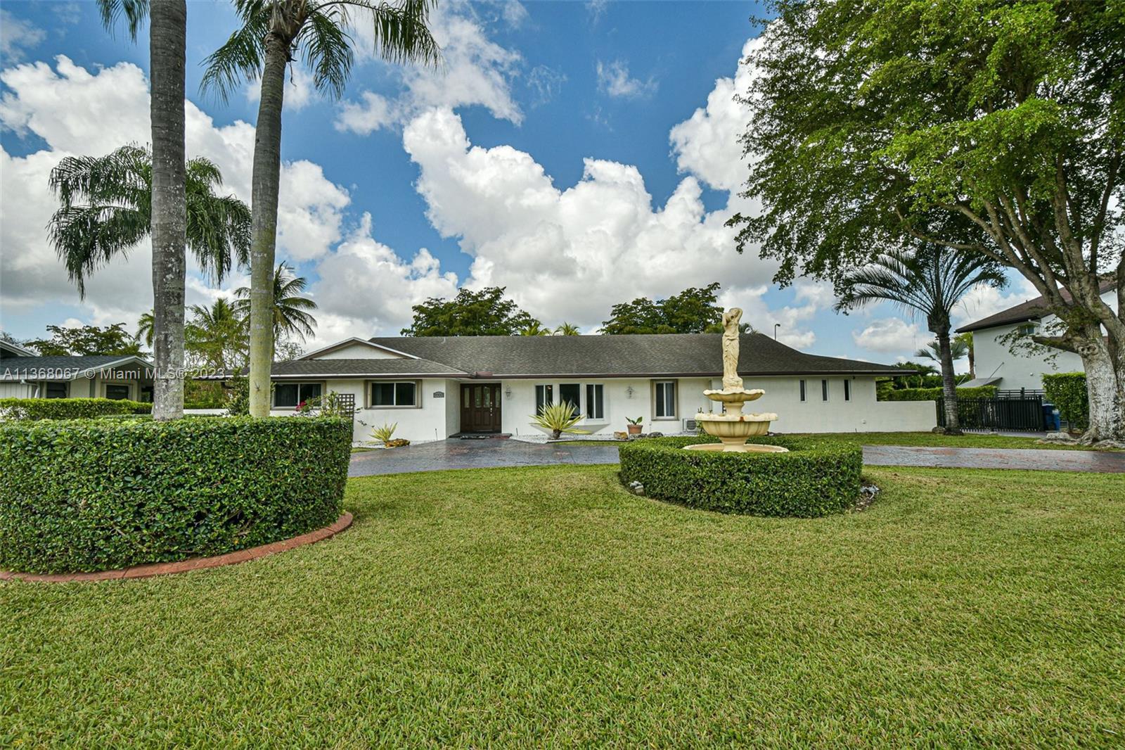 9900 E Calusa Club Drive, Kendall FL 33186