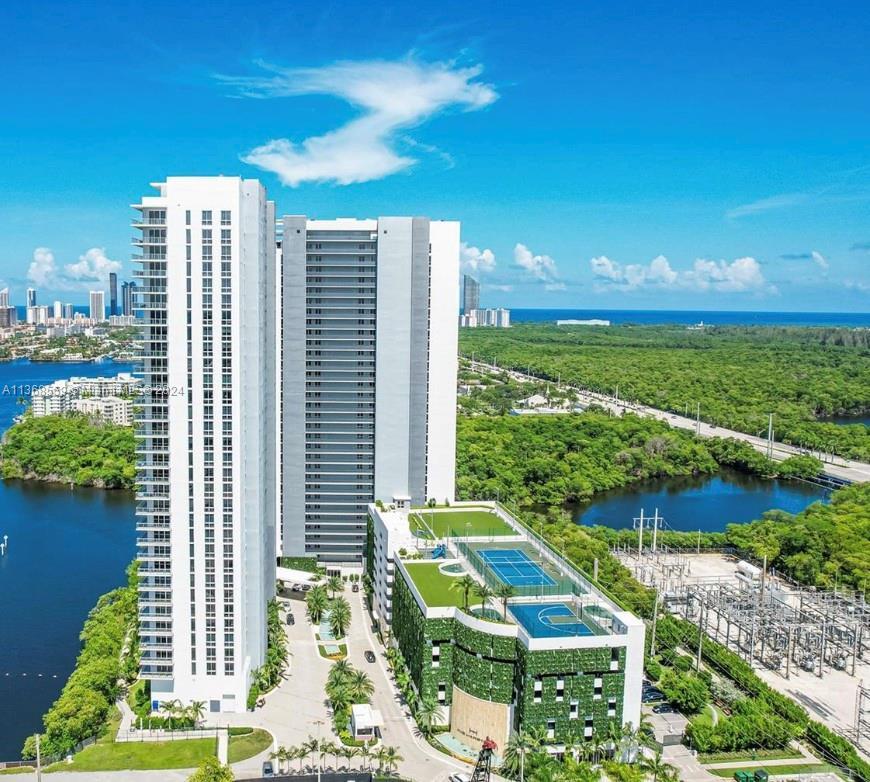16385 Biscayne Blvd # 7, North Miami Beach FL 33160 photo 2