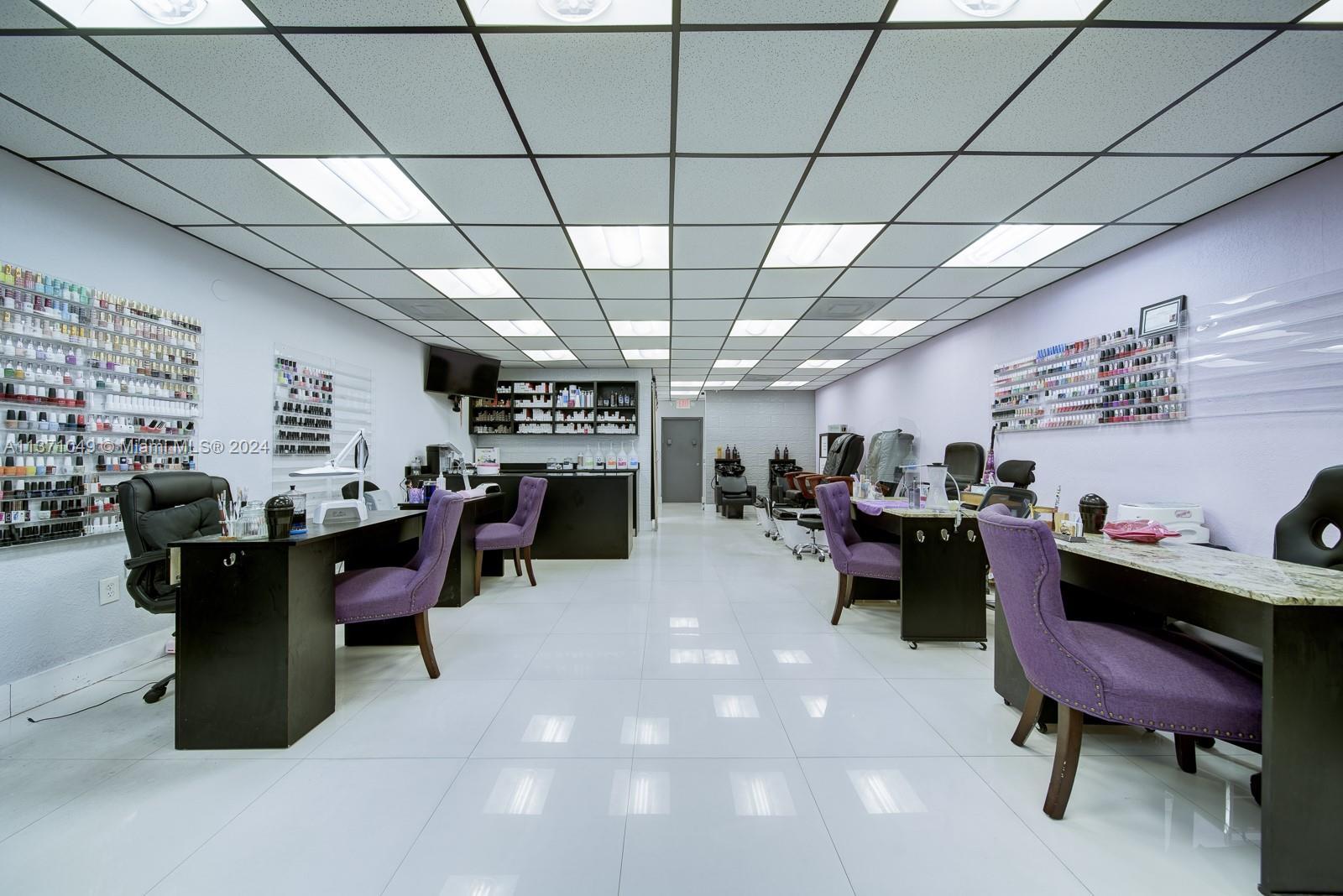Unisex Beauty Salon For Sale, Miami FL 33165 photo 2