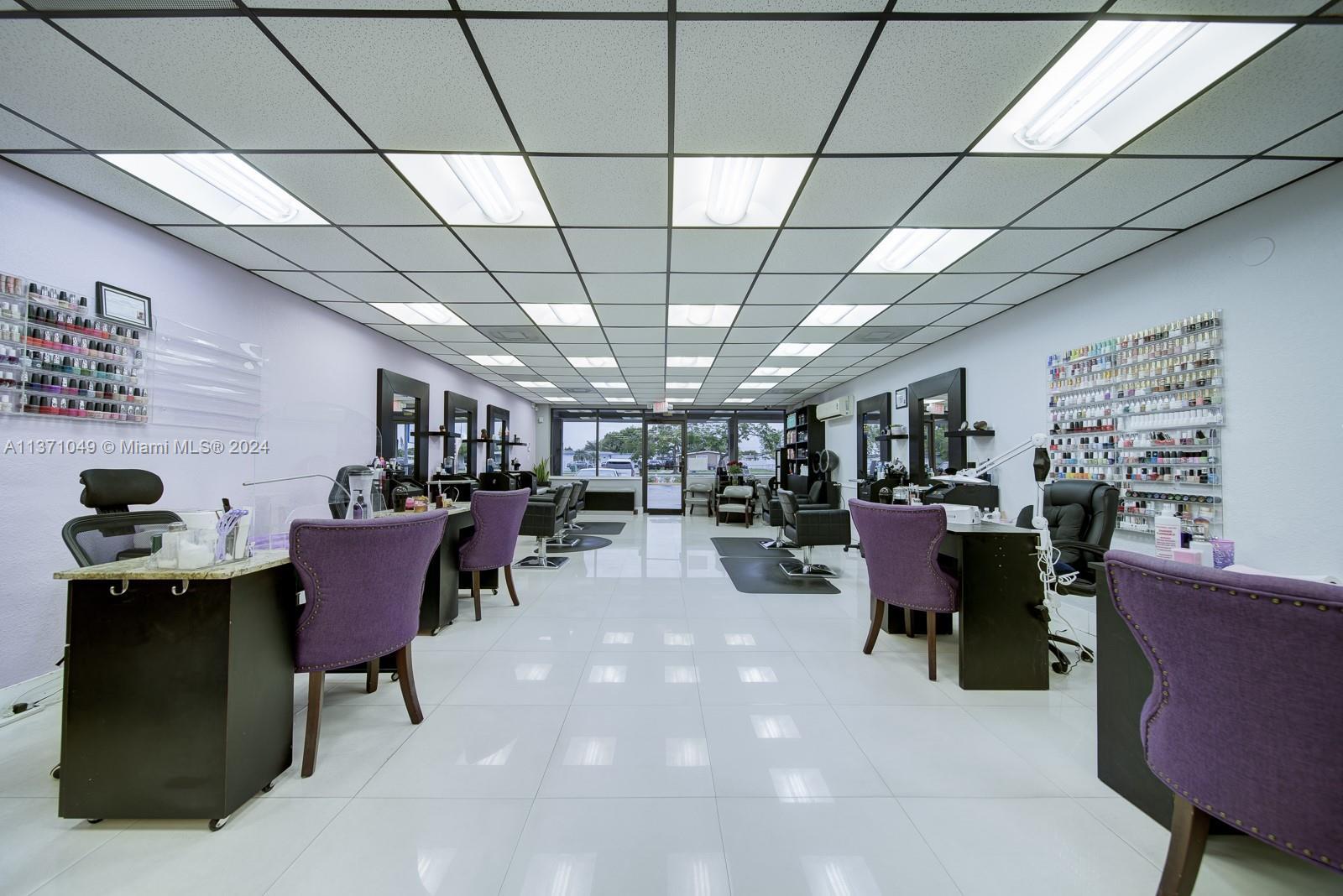 Unisex Beauty Salon For Sale, Miami FL 33165 photo 3