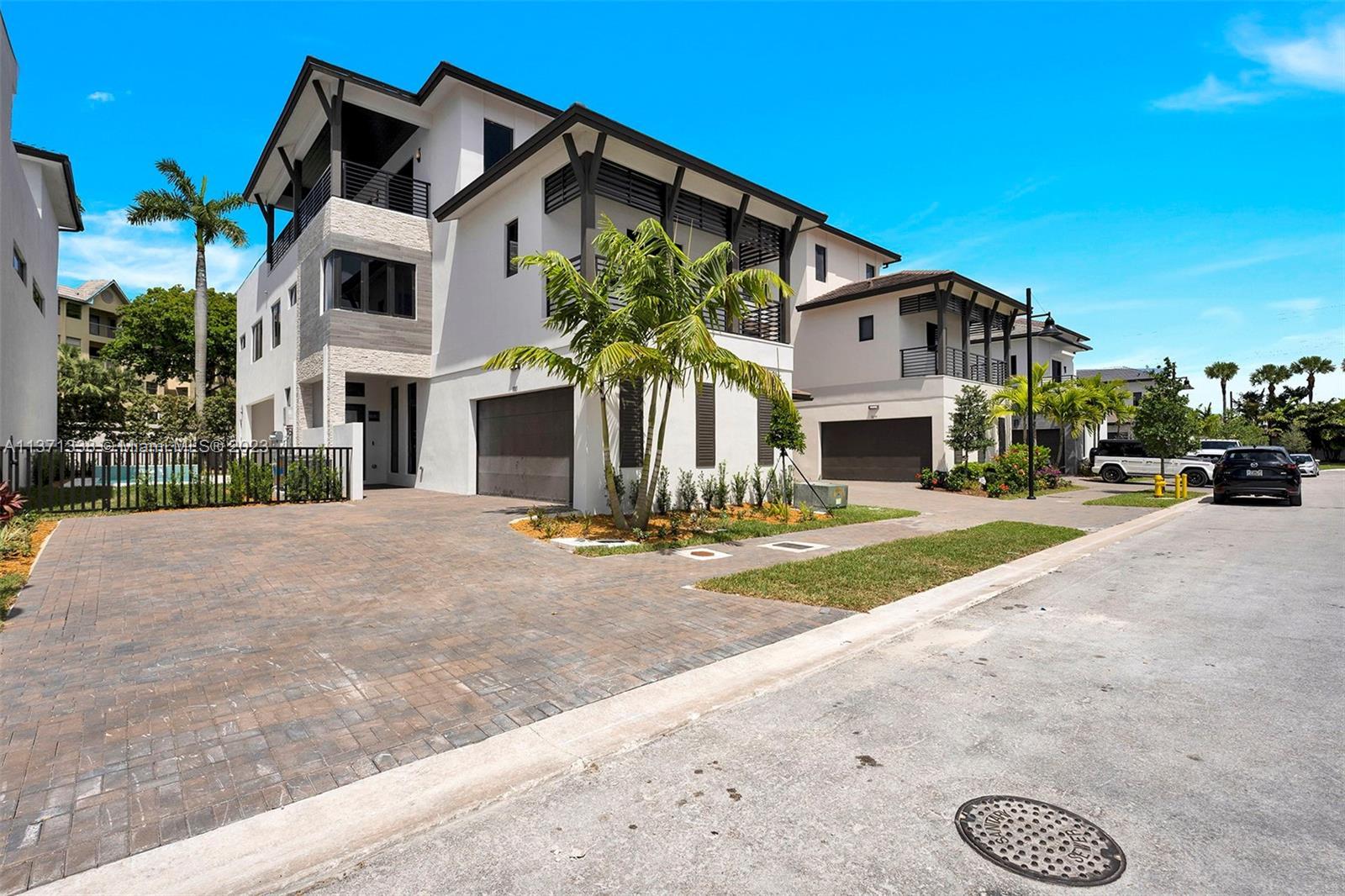 8085 NW 48th Ter, Doral FL 33166 photo 3